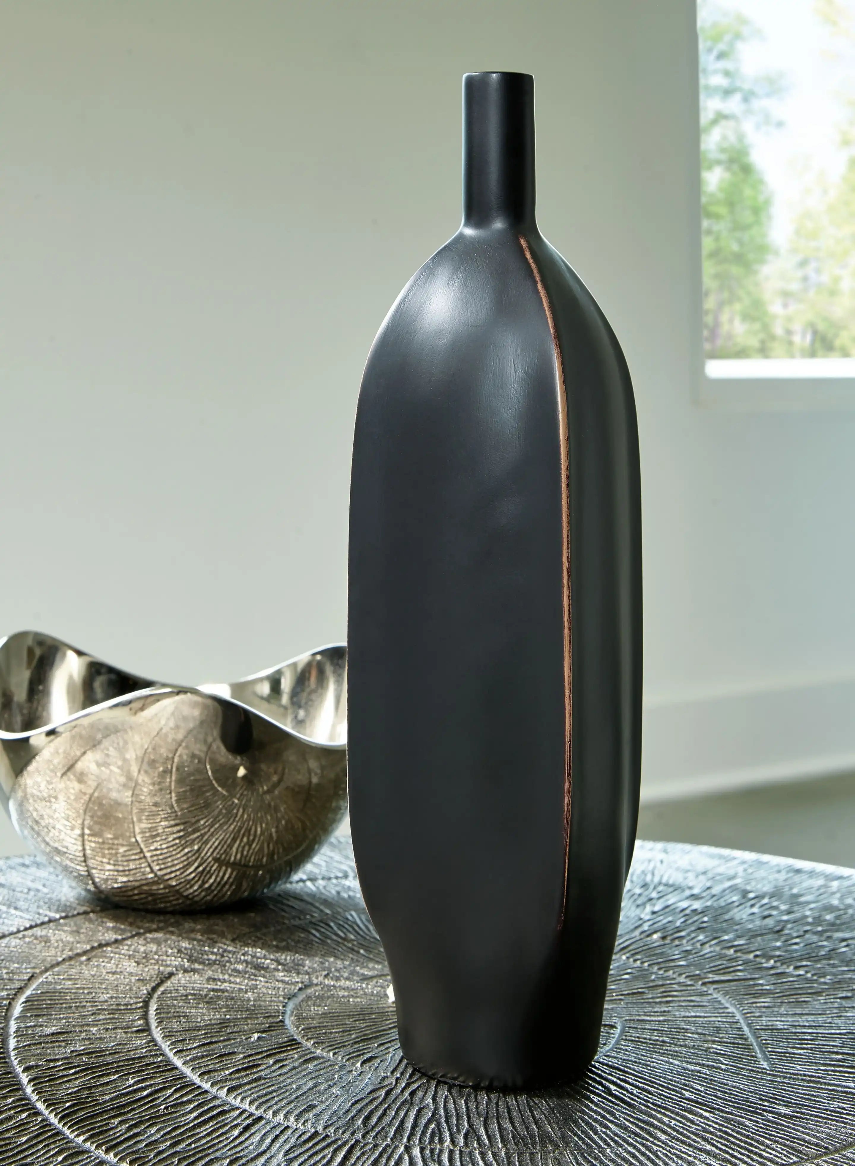 Rhaveney - Vase - Medium - Best Buy Furniture
