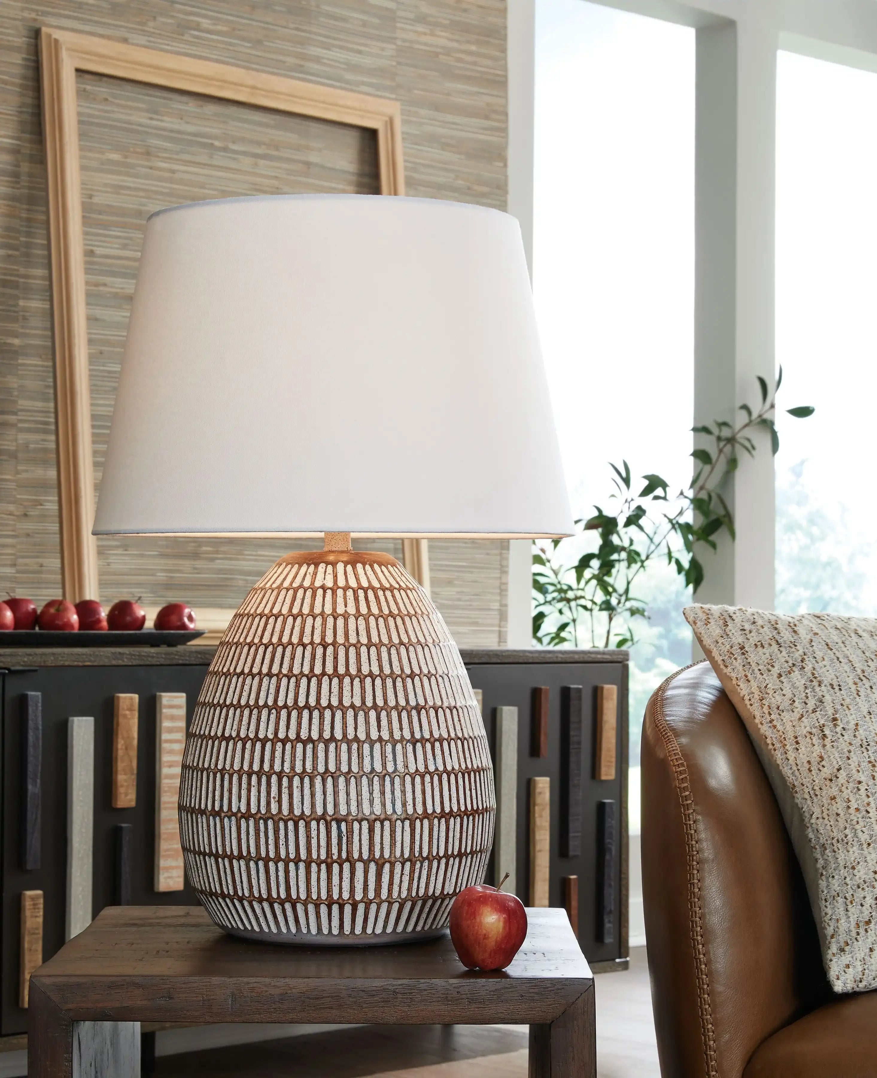 Darrich - Metal Table Lamp - Beige / White - Best Buy Furniture
