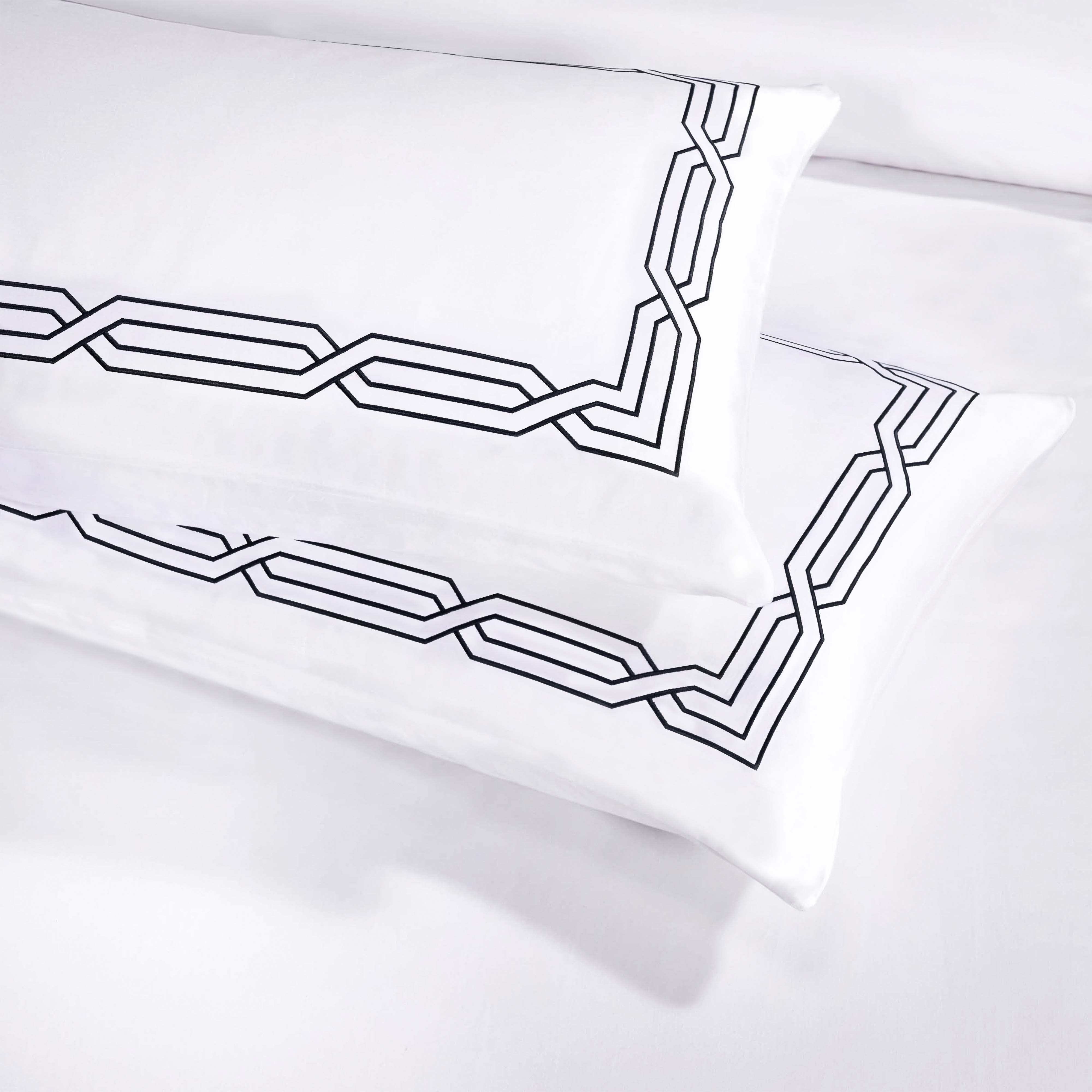 1200 Thread Count Egyptian Cotton Embroidered Scroll Duvet Cover Set