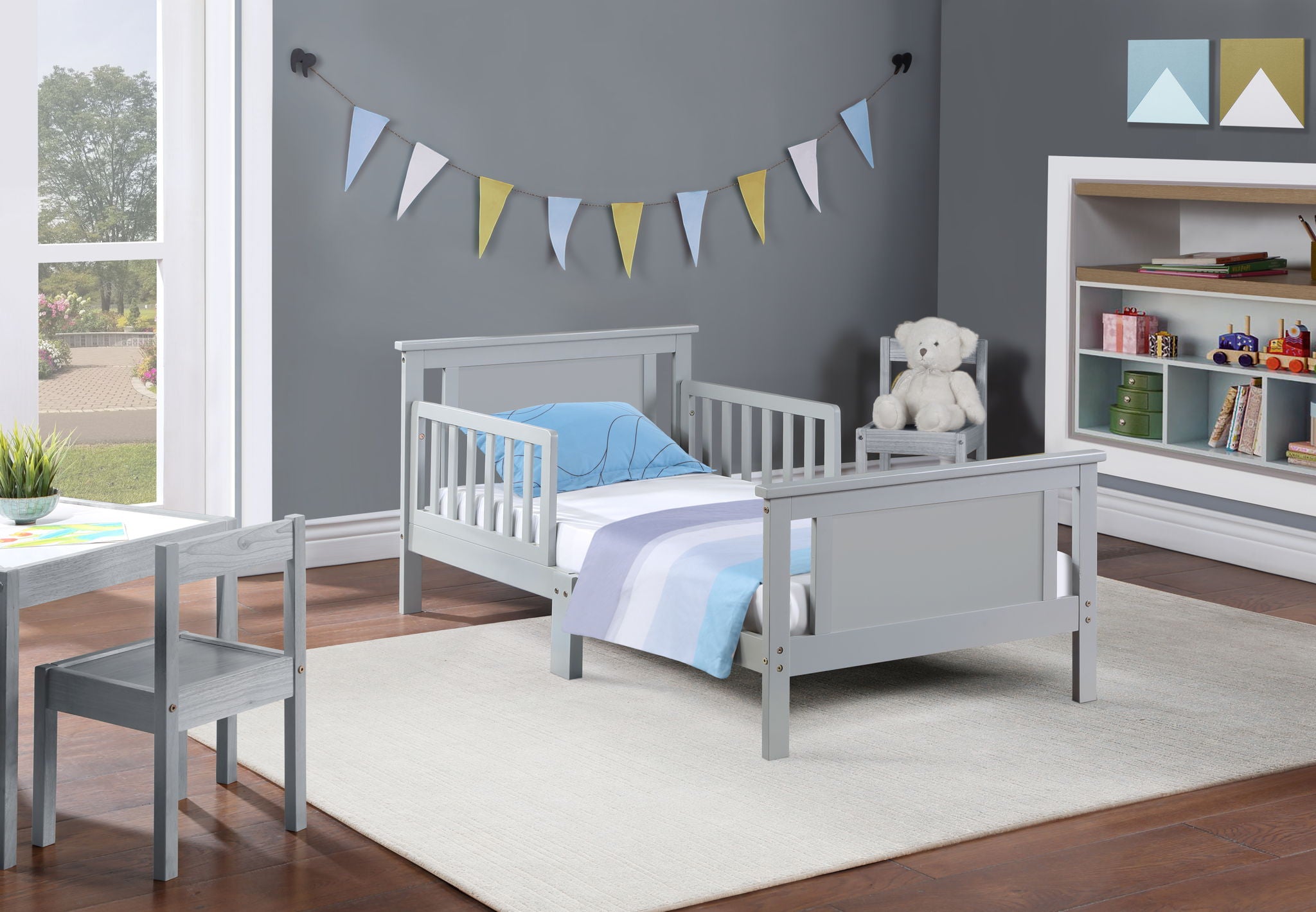 Connelly - Reversible Panel Toddler Bed - Best Buy Furniture
