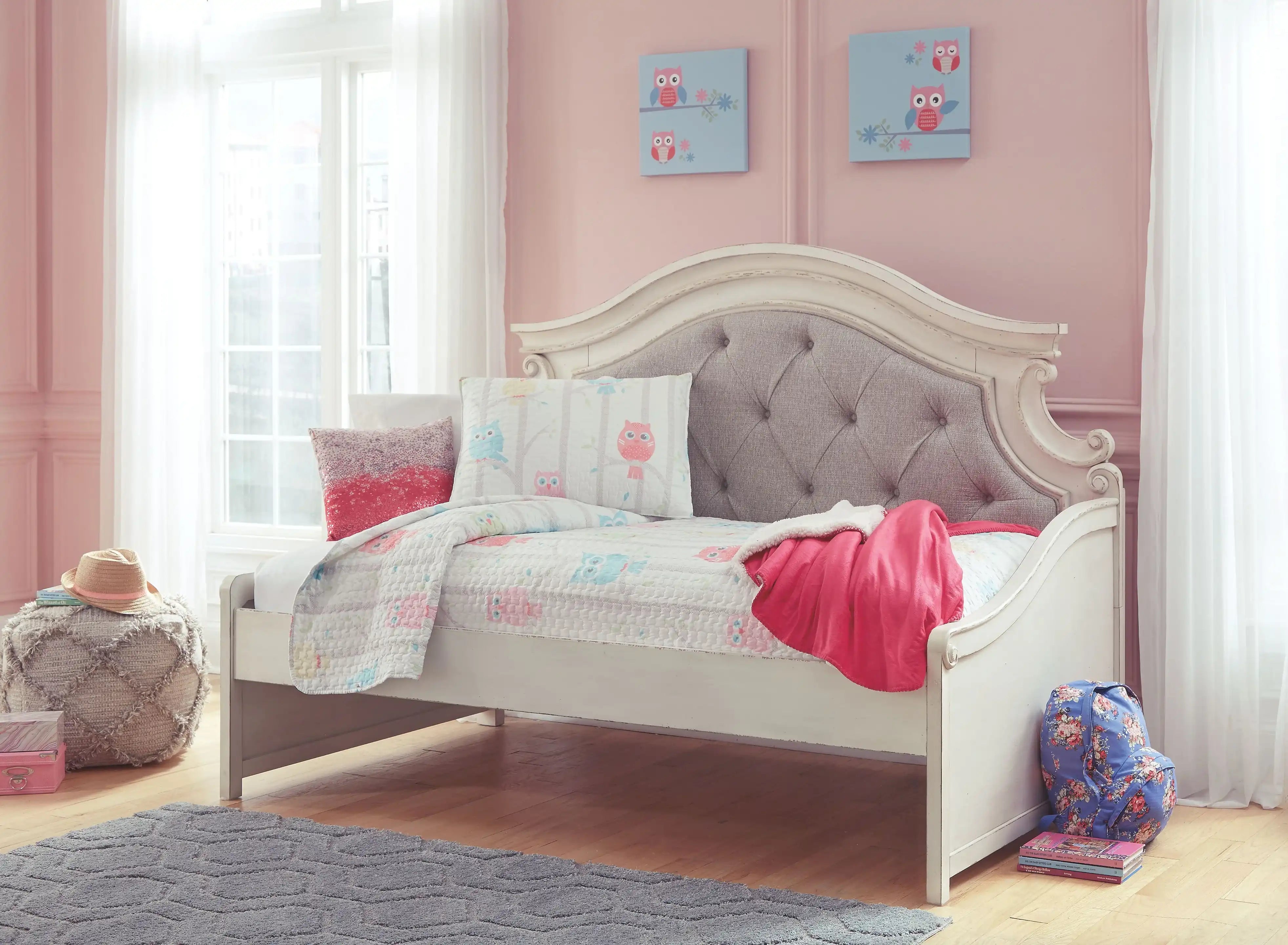 Realyn - Twin Day Bed with Storage - Chipped White - Best Buy Furniture