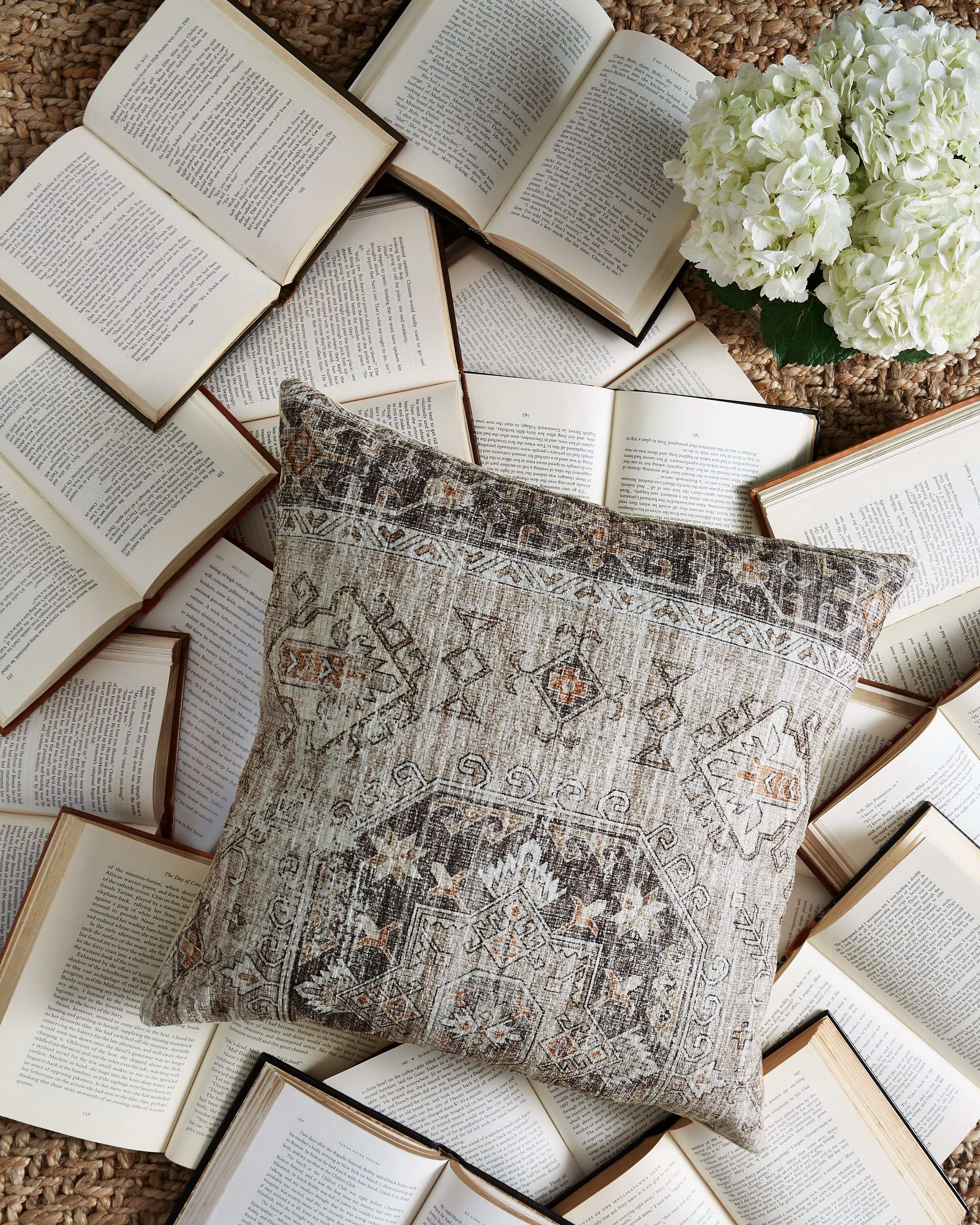 Roseridge - Pillow - Best Buy Furniture