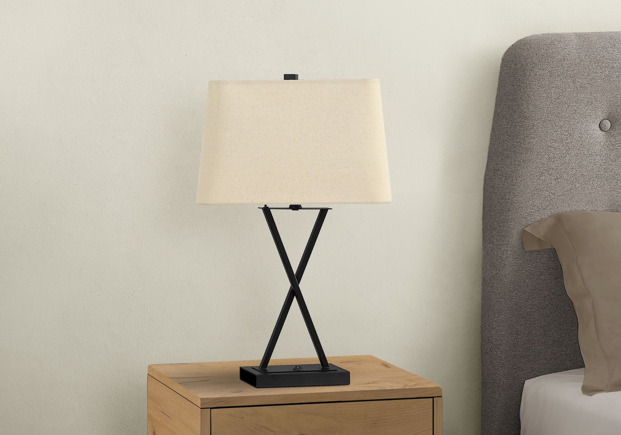 Lighting, Table Lamp, USB Port Included, Resin, Transitional - Black - Best Buy Furniture