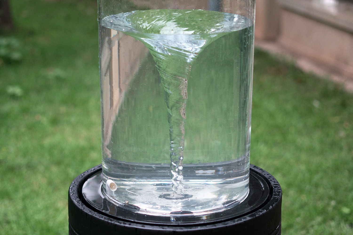 Heavy Cement Round Ribbed Outdoor Water Fountain With Light - Black White - Best Buy Furniture