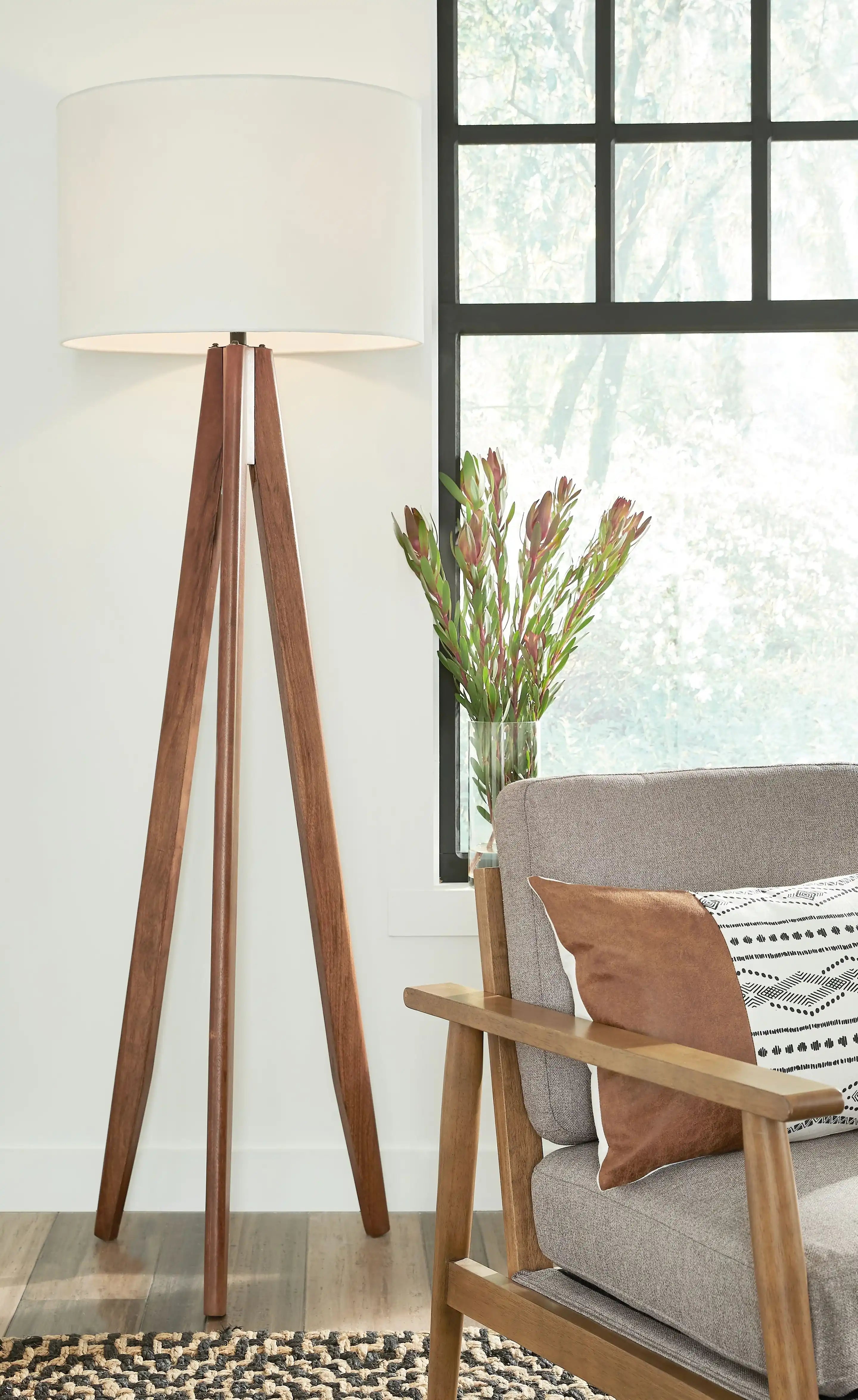 Dallson - Floor Lamp - Best Buy Furniture
