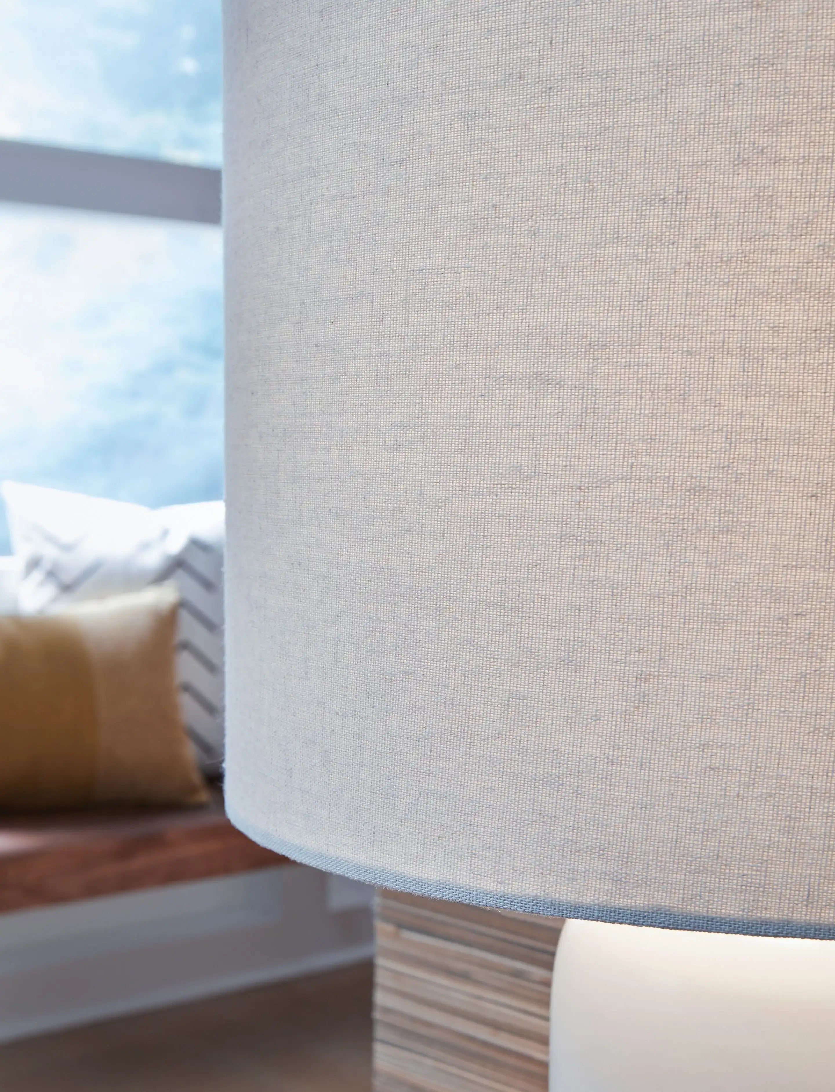 Lemrich - Ceramic Table Lamp - White - Best Buy Furniture