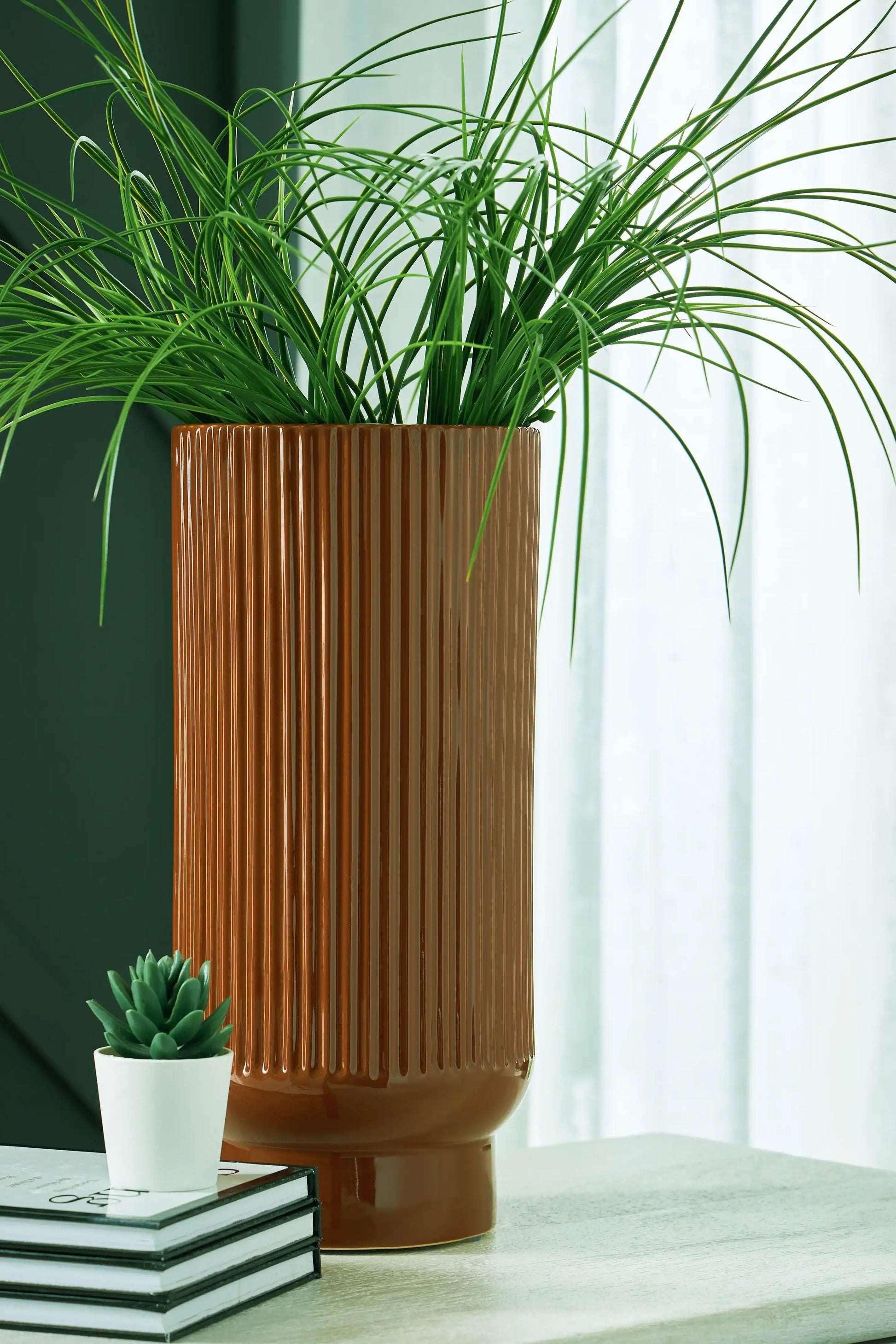 Avalyah - Large Vase - Best Buy Furniture