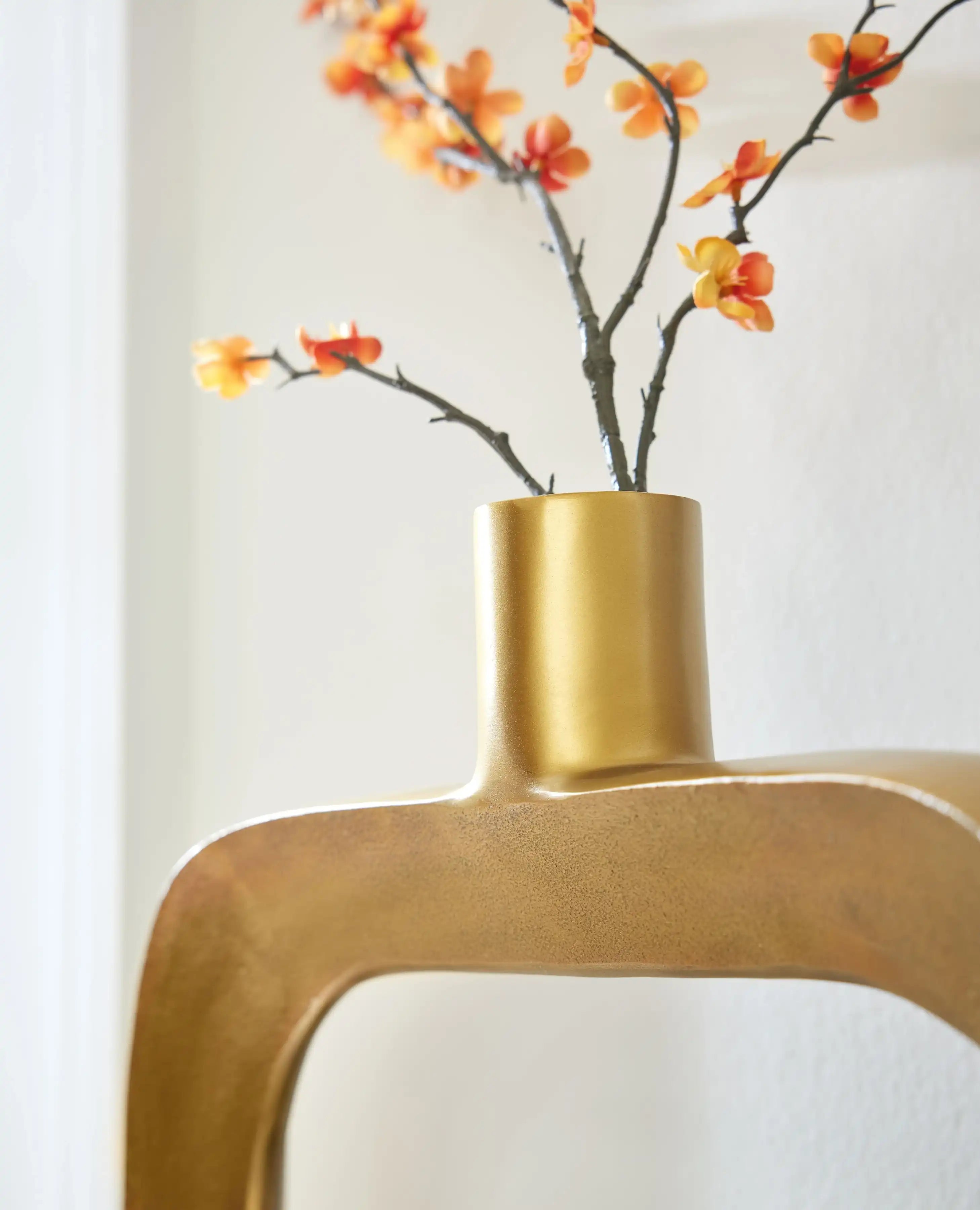 Lawtonville - Vase - Best Buy Furniture