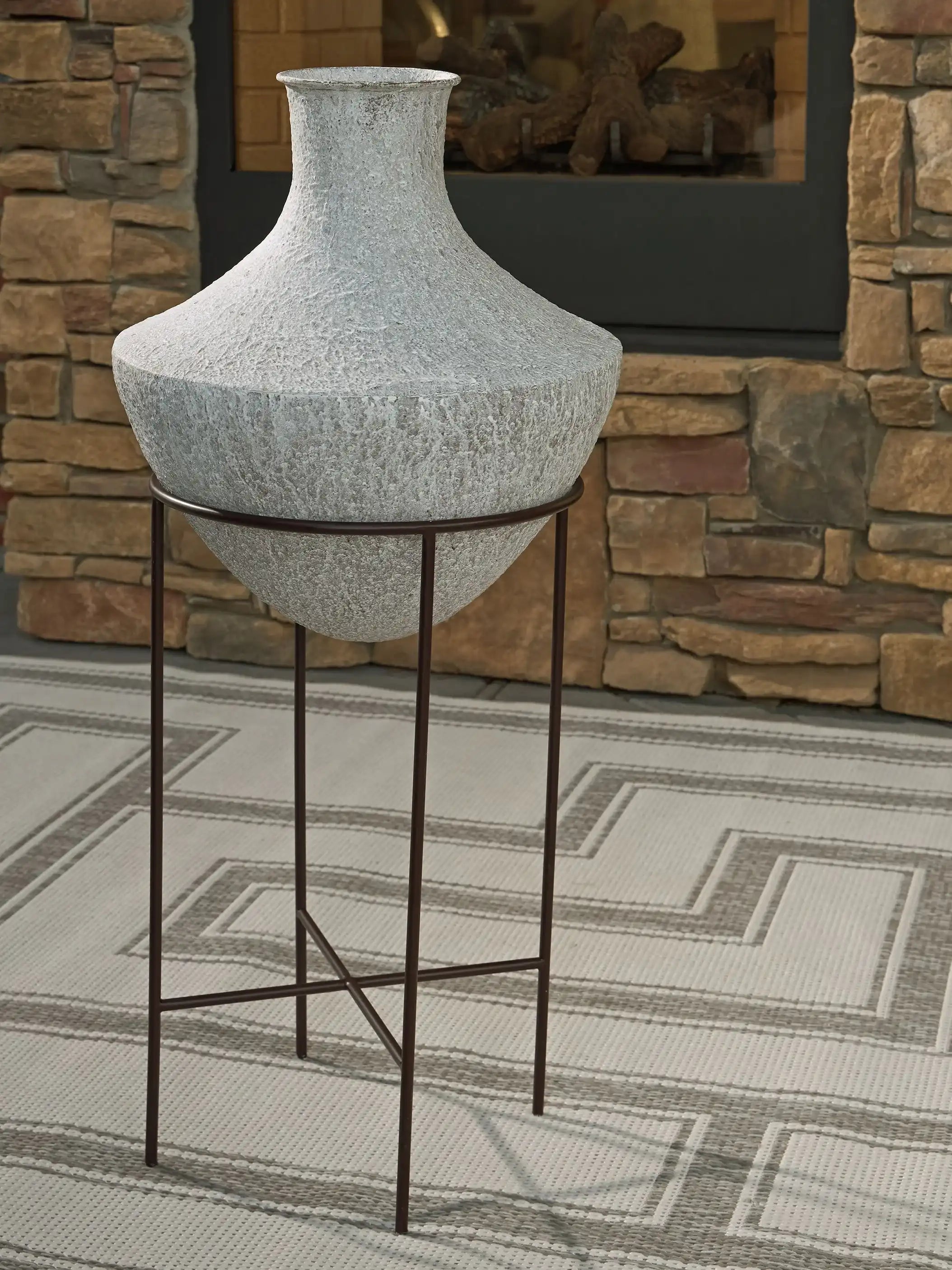 Estonbank - Vase - Best Buy Furniture