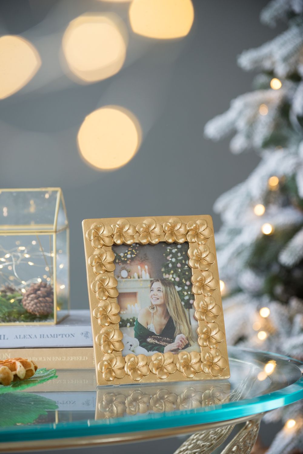 Vintage Photo Frame & Flower Design - Best Buy Furniture