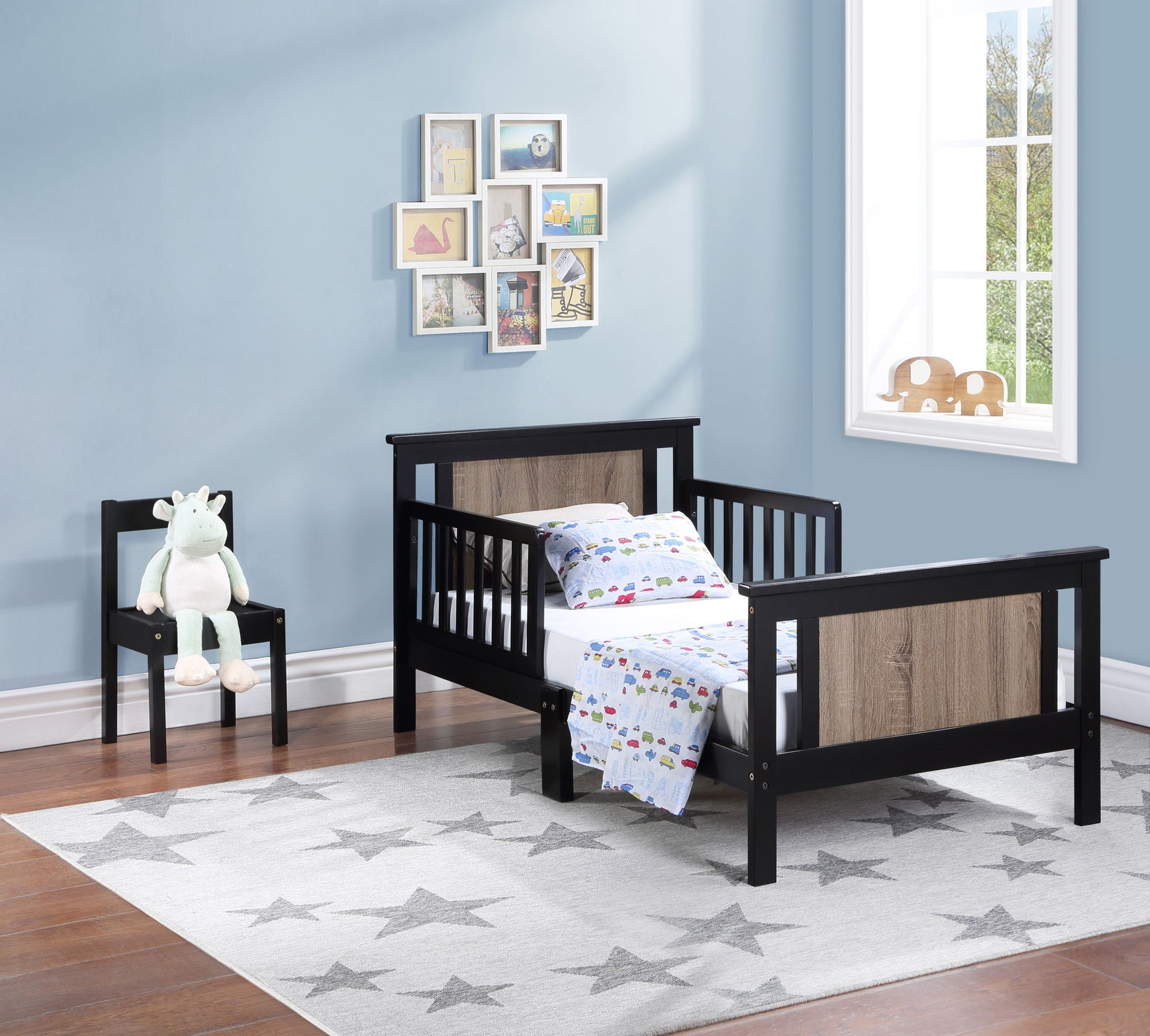 Connelly - Reversible Panel Toddler Bed - Best Buy Furniture
