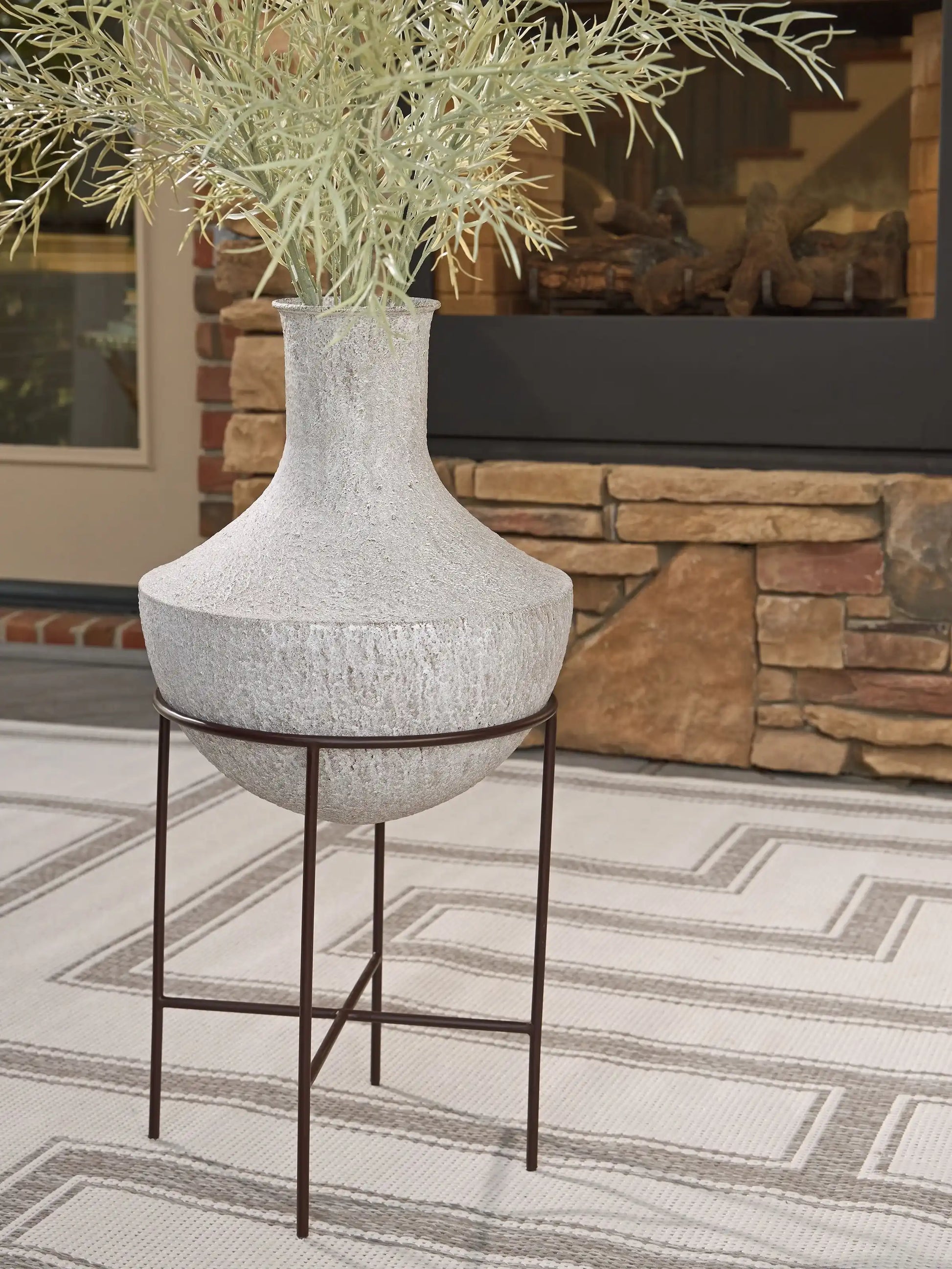 Estonbank - Vase - Best Buy Furniture
