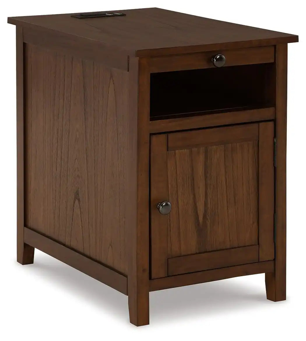 Treytown - Chair Side End Table - Best Buy Furniture