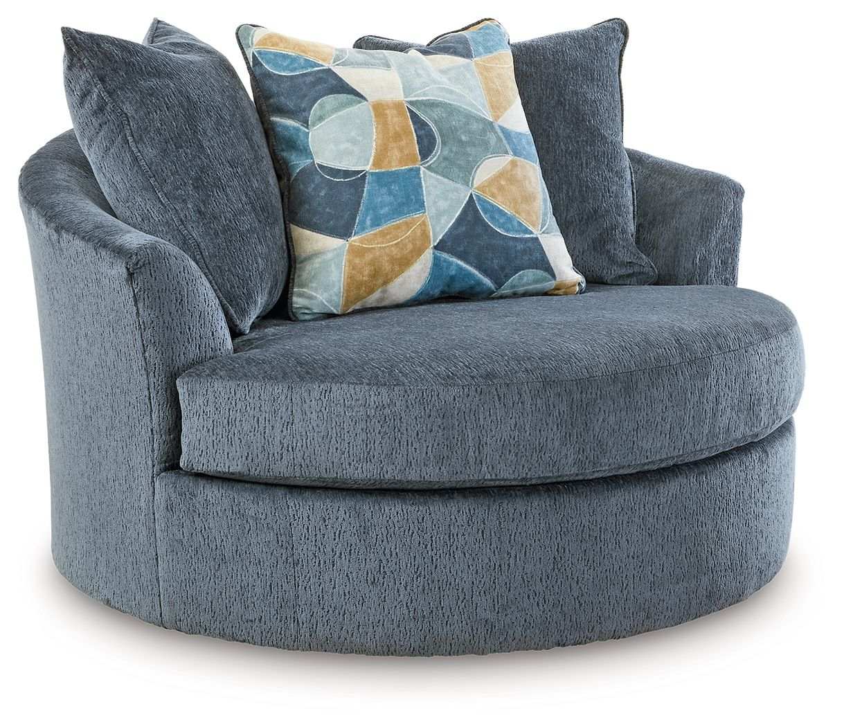 Maxon Place - Oversized Swivel Accent Chair - Best Buy Furniture