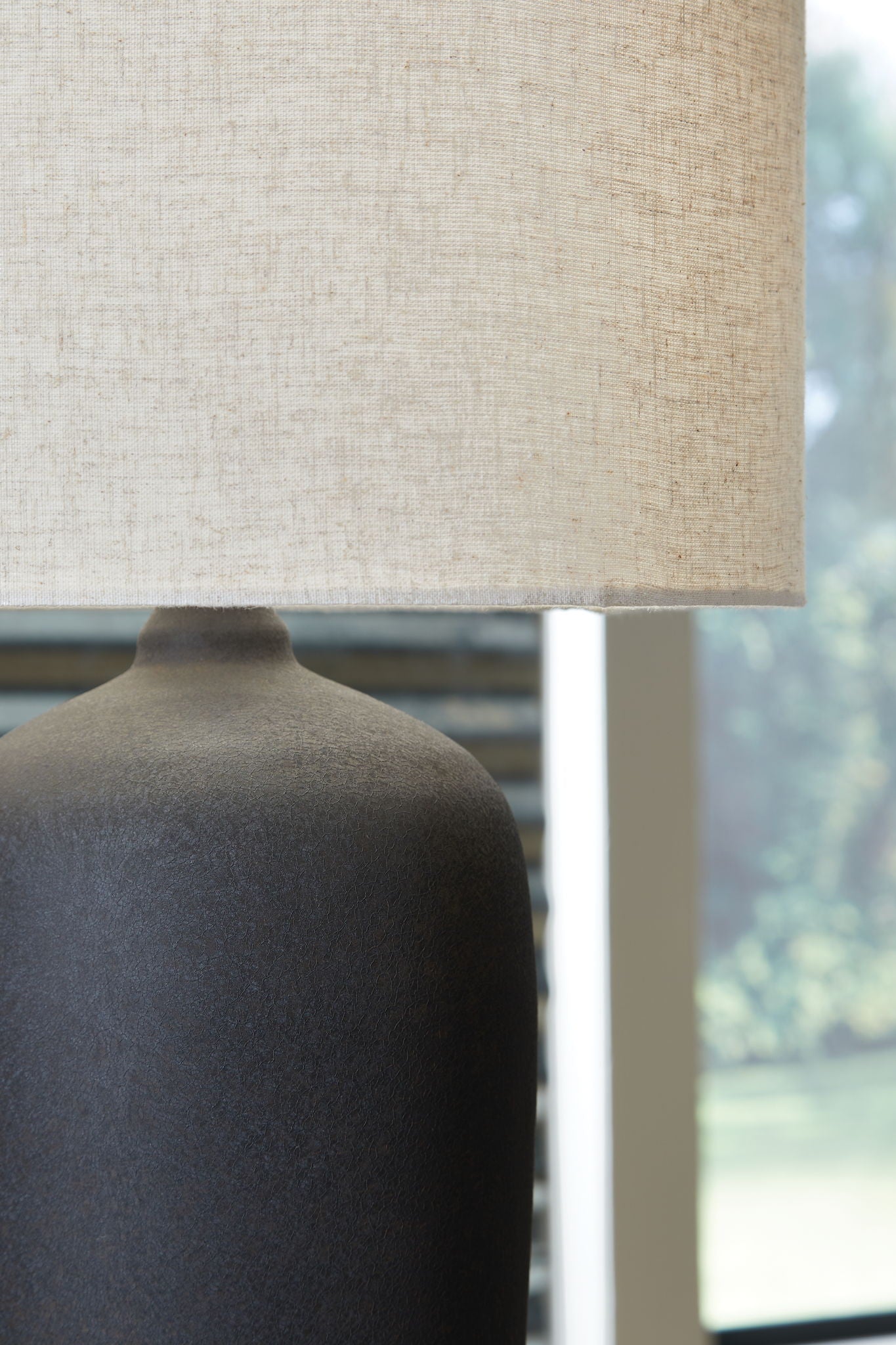 Ryenburg - Metal Table Lamp - Black - Best Buy Furniture
