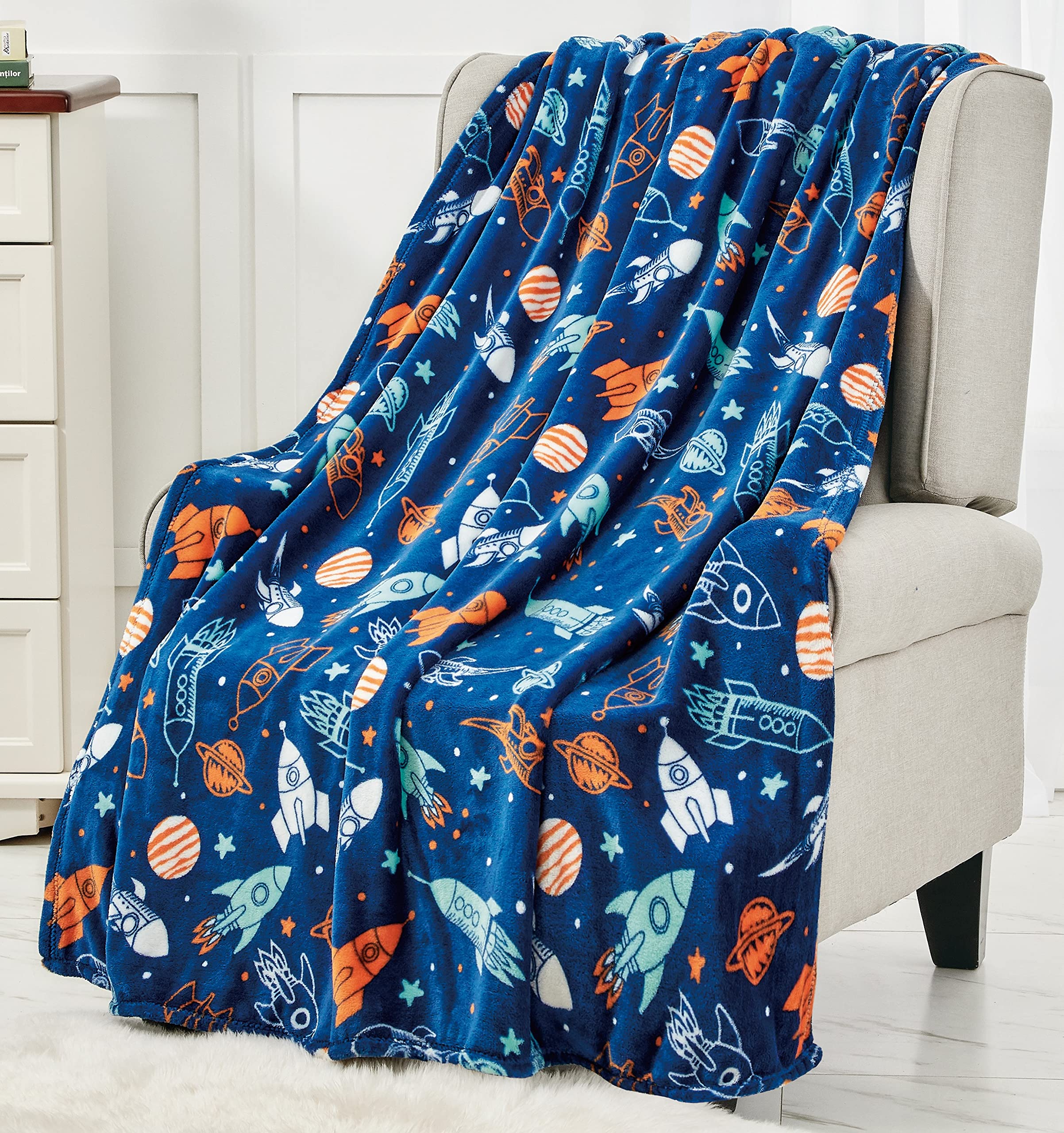 Decor&More Out of This World Plush Fleece Throw Blanket (50 inches x 60 inches ) - Space Adventure - Best Buy Furniture