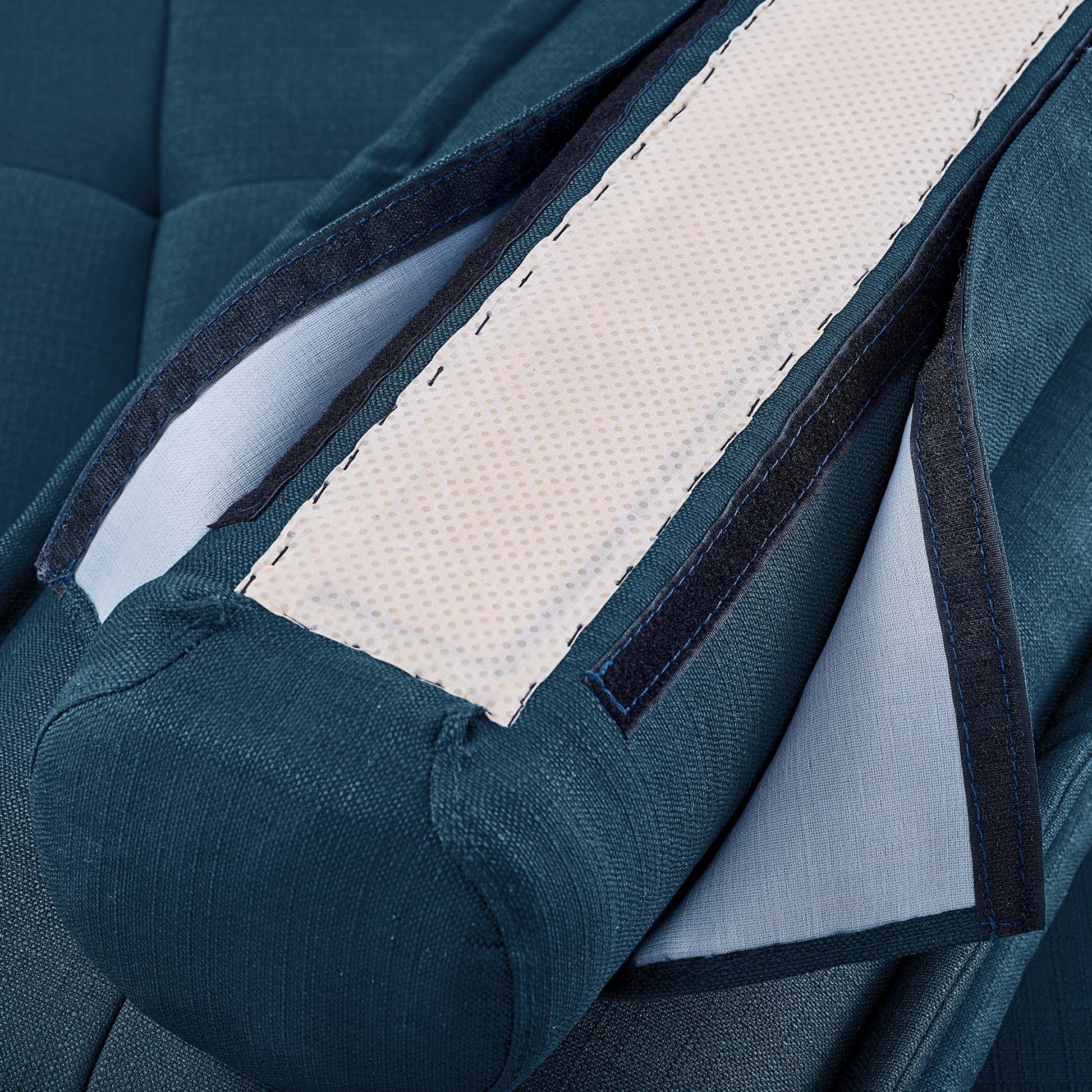 Saunter Tufted Fabric Armless Chair - Best Buy Furniture