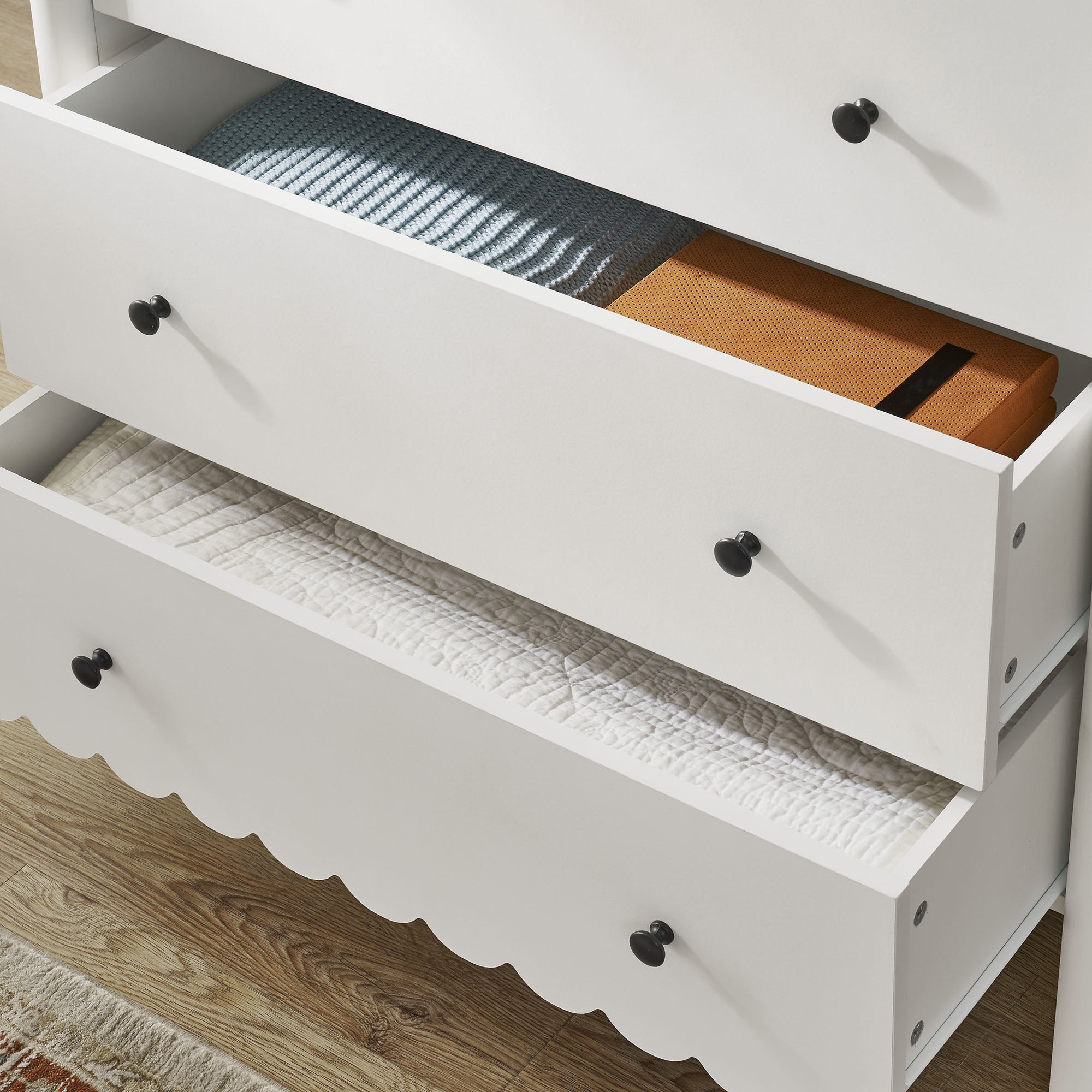 Emmeline Scalloped 5-Drawer Chest - Best Buy Furniture