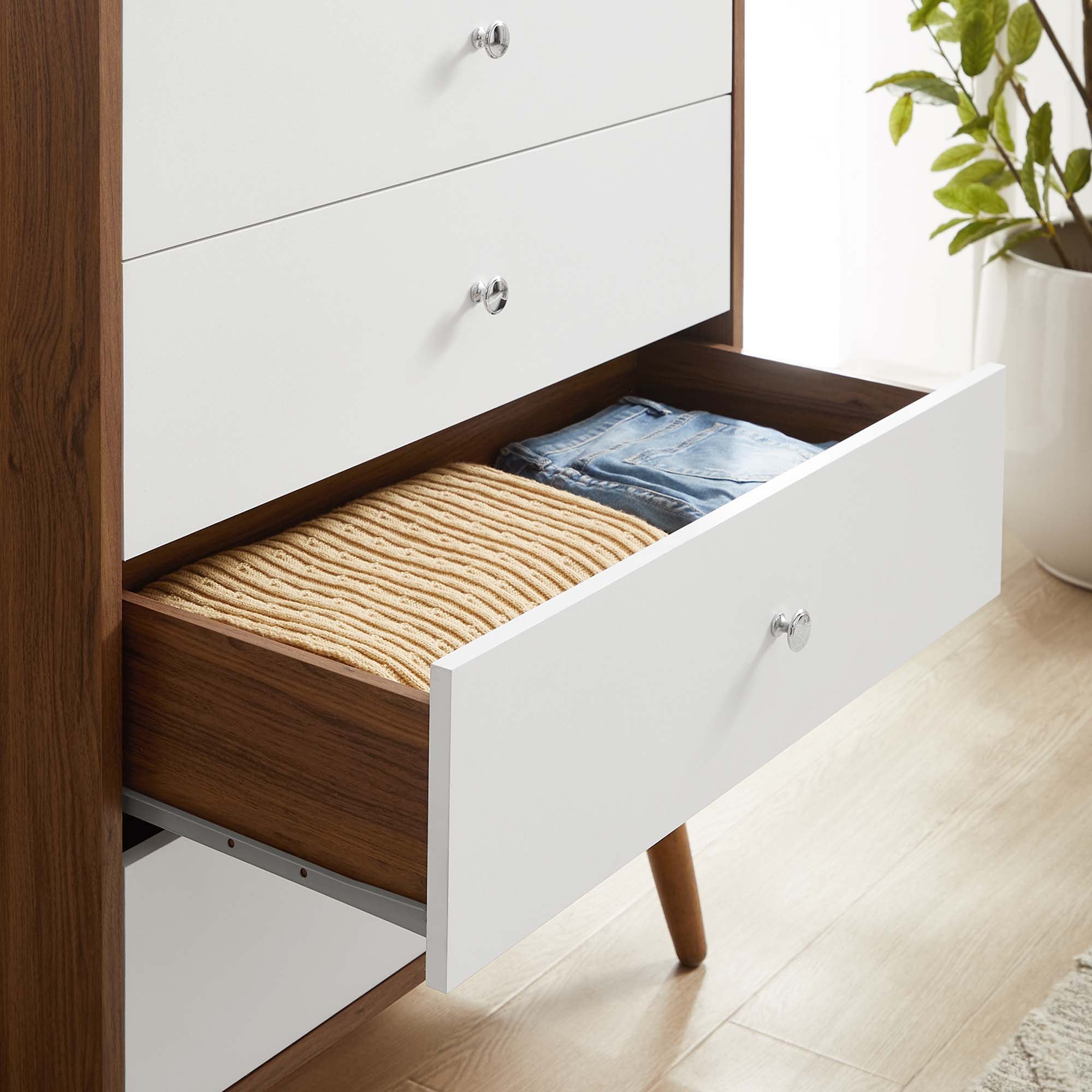 Transmit 4-Drawer Chest - Best Buy Furniture