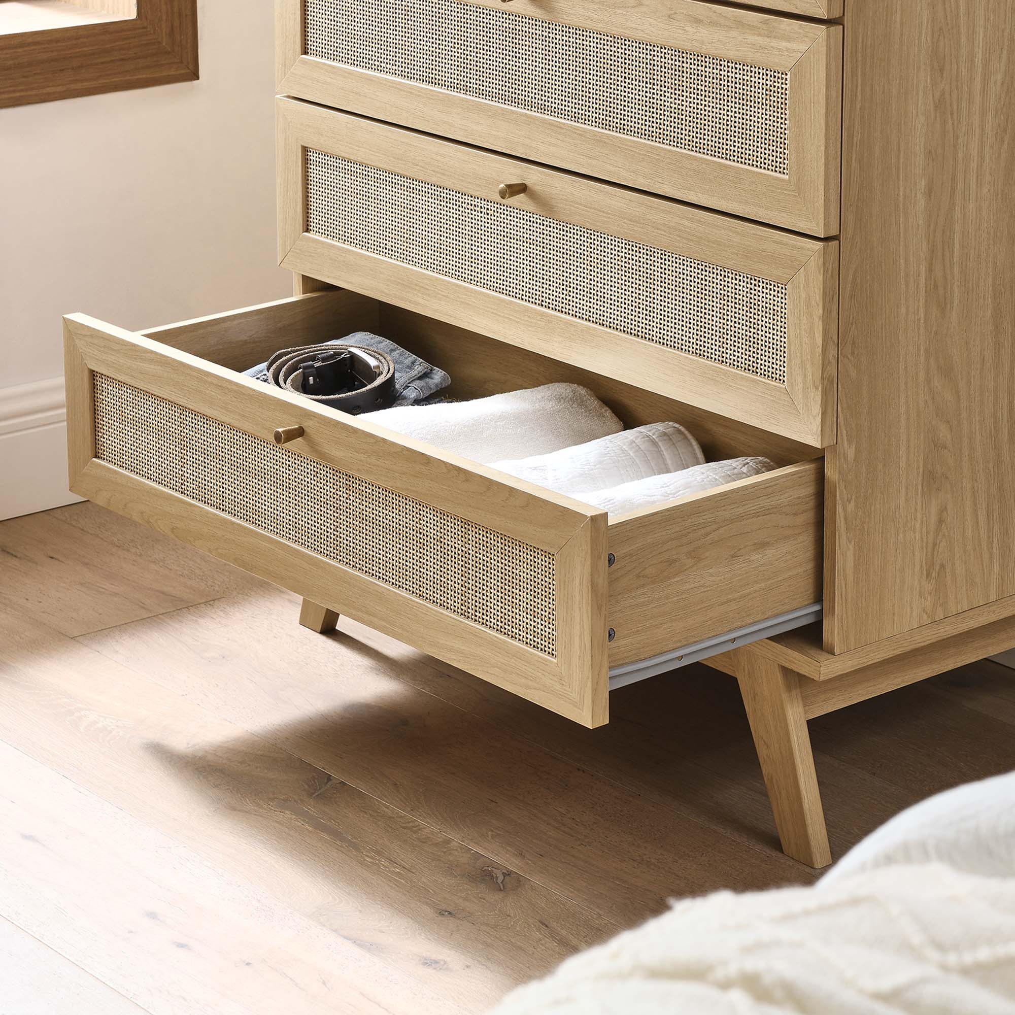 Soma 5-Drawer Chest - Best Buy Furniture