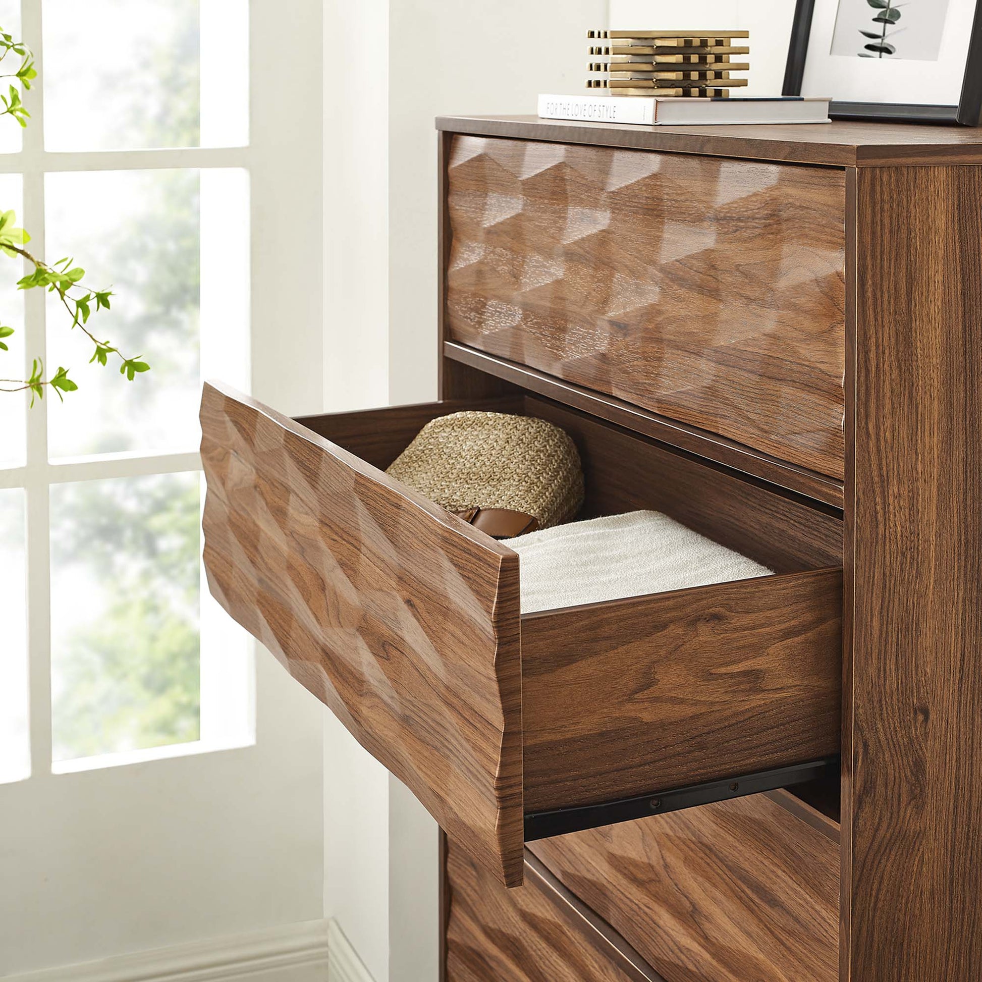 Vespera 5-Drawer Chest - Best Buy Furniture