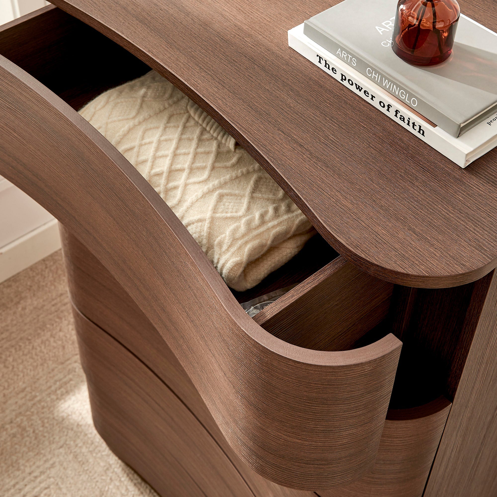 Mirae 5-Drawer Curved Dresser Chest of Drawers - Best Buy Furniture