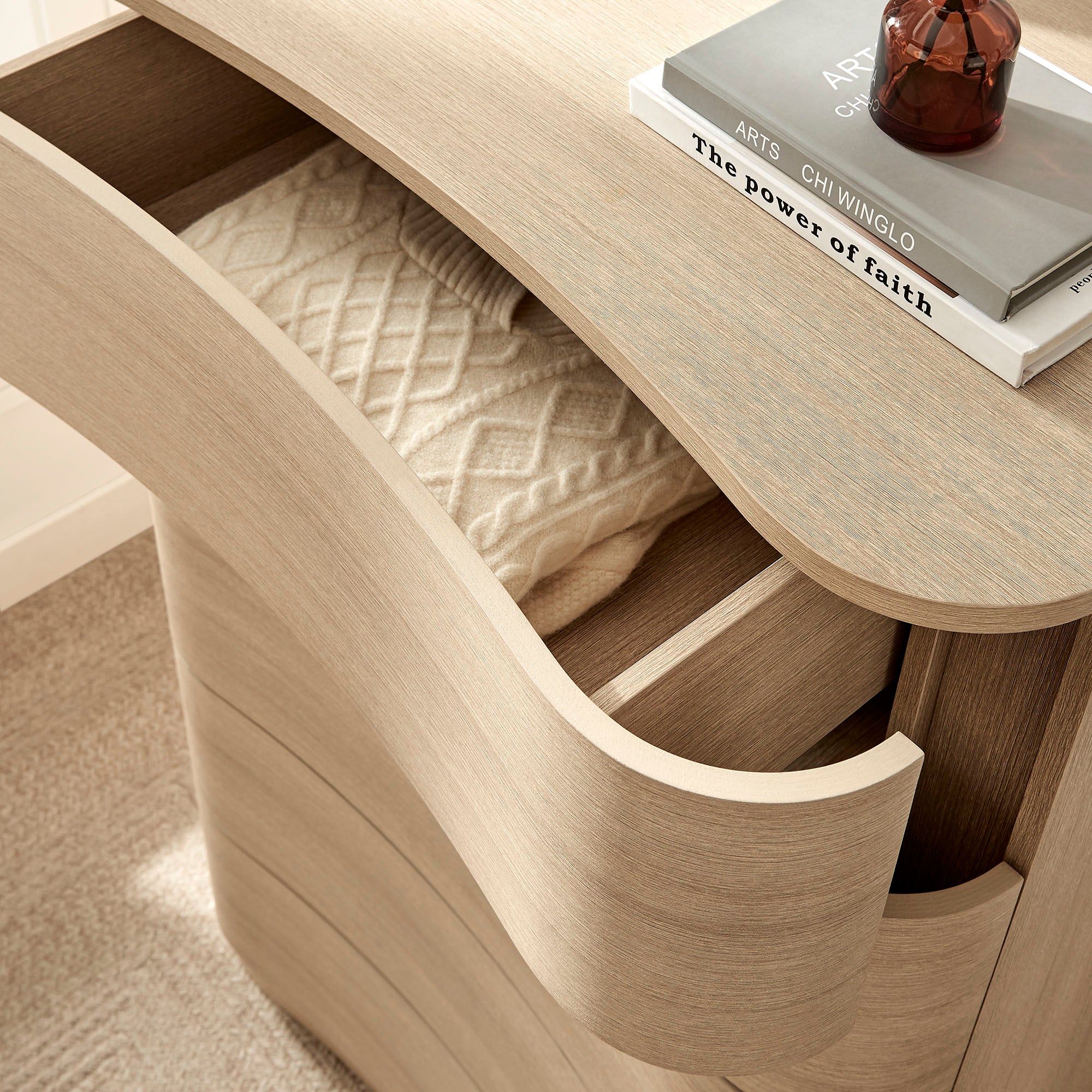 Mirae 5-Drawer Curved Dresser Chest of Drawers - Best Buy Furniture