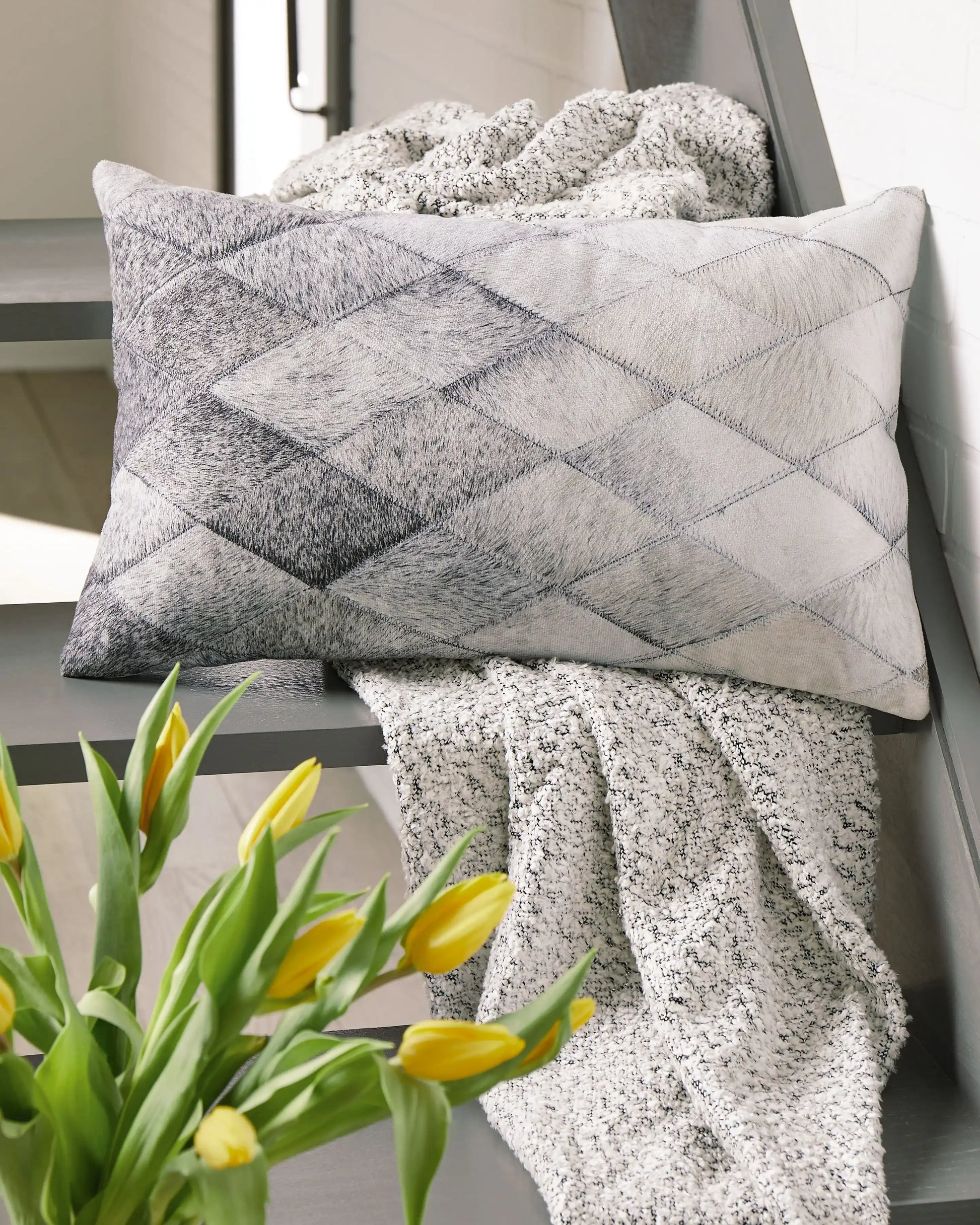Pacrich - Pillow - Best Buy Furniture