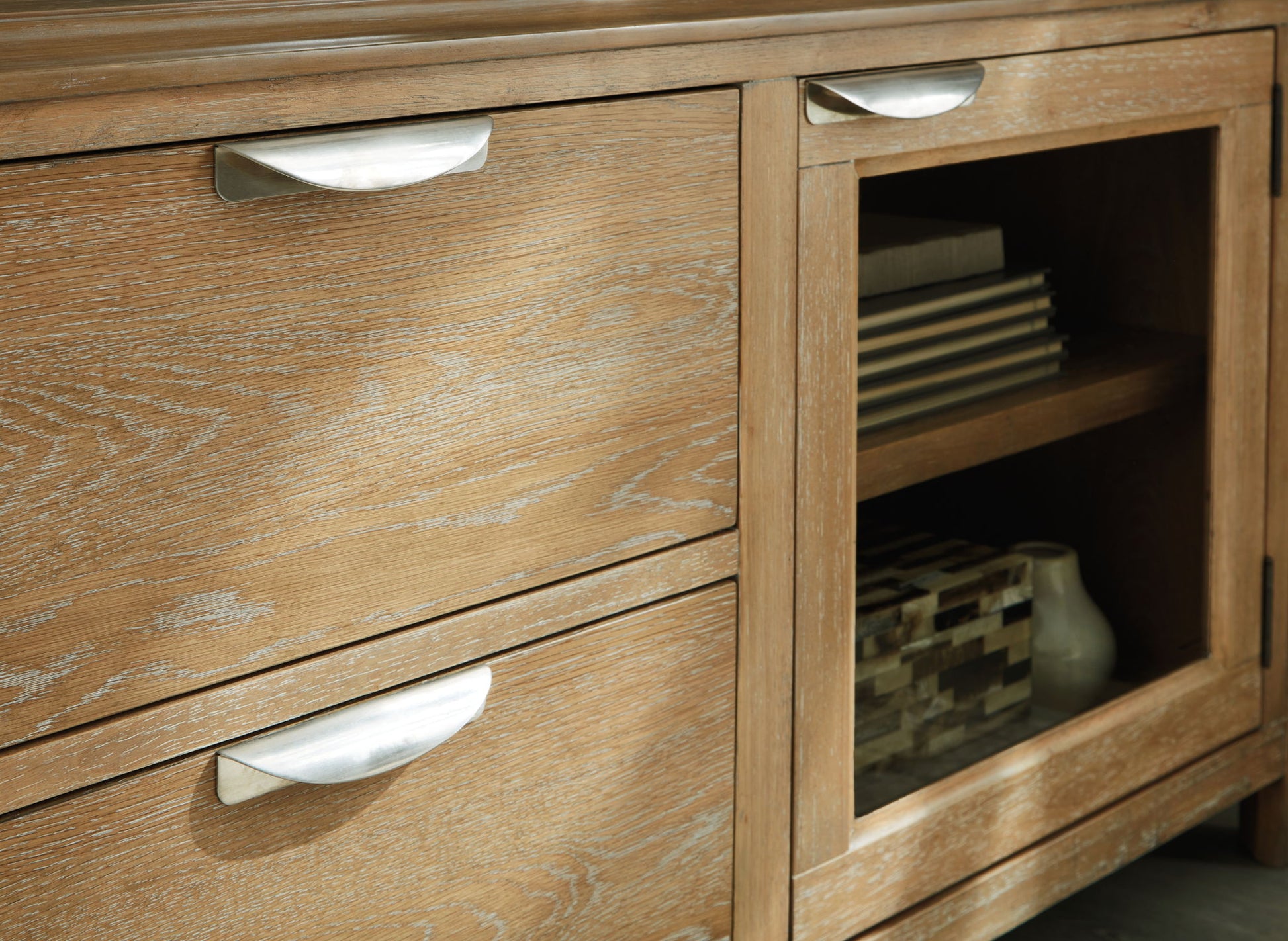 Rencott - Extra Large TV Stand - Light Brown - Best Buy Furniture