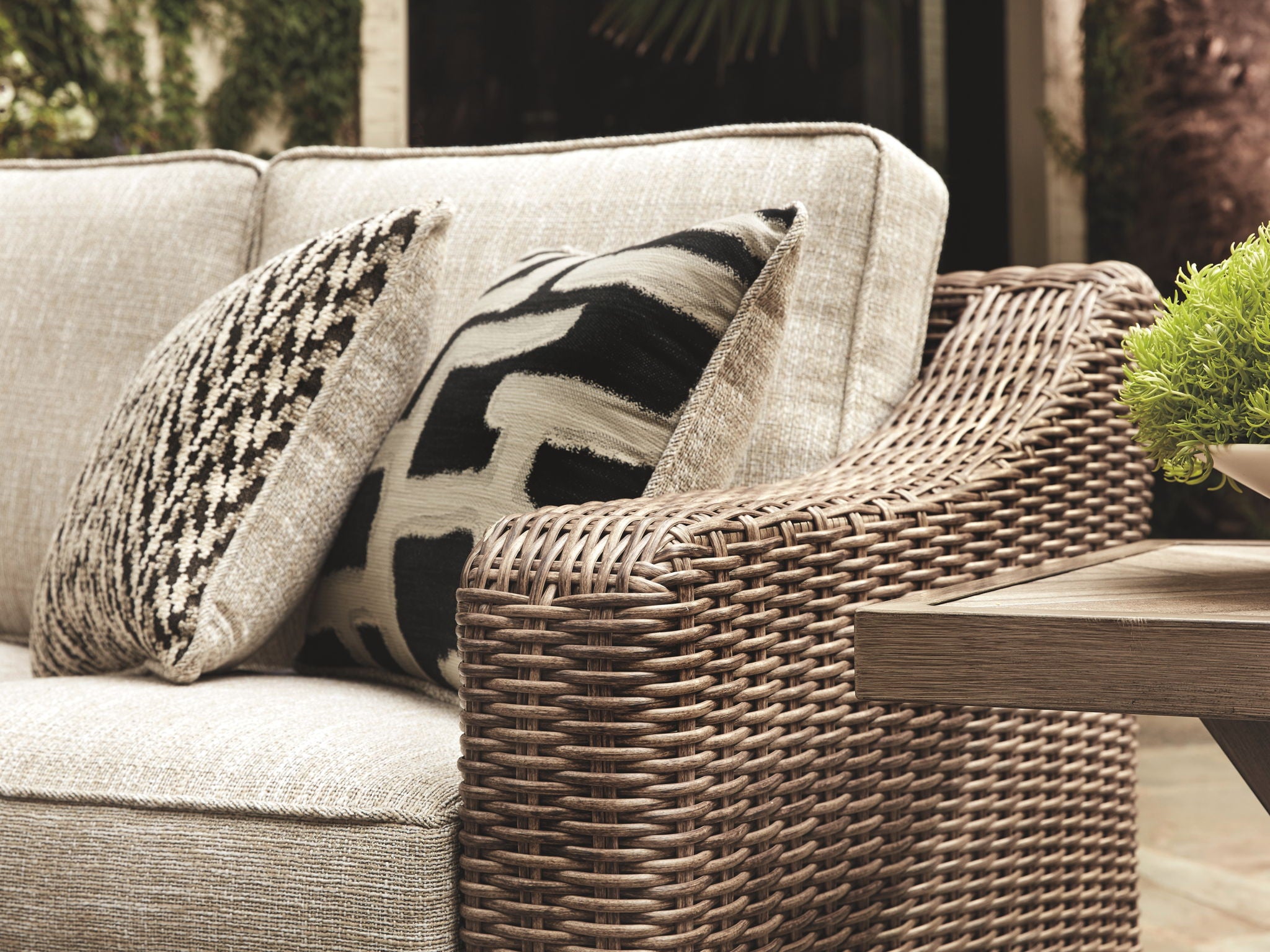 Beachcroft - Sectional Lounge Set - Best Buy Furniture