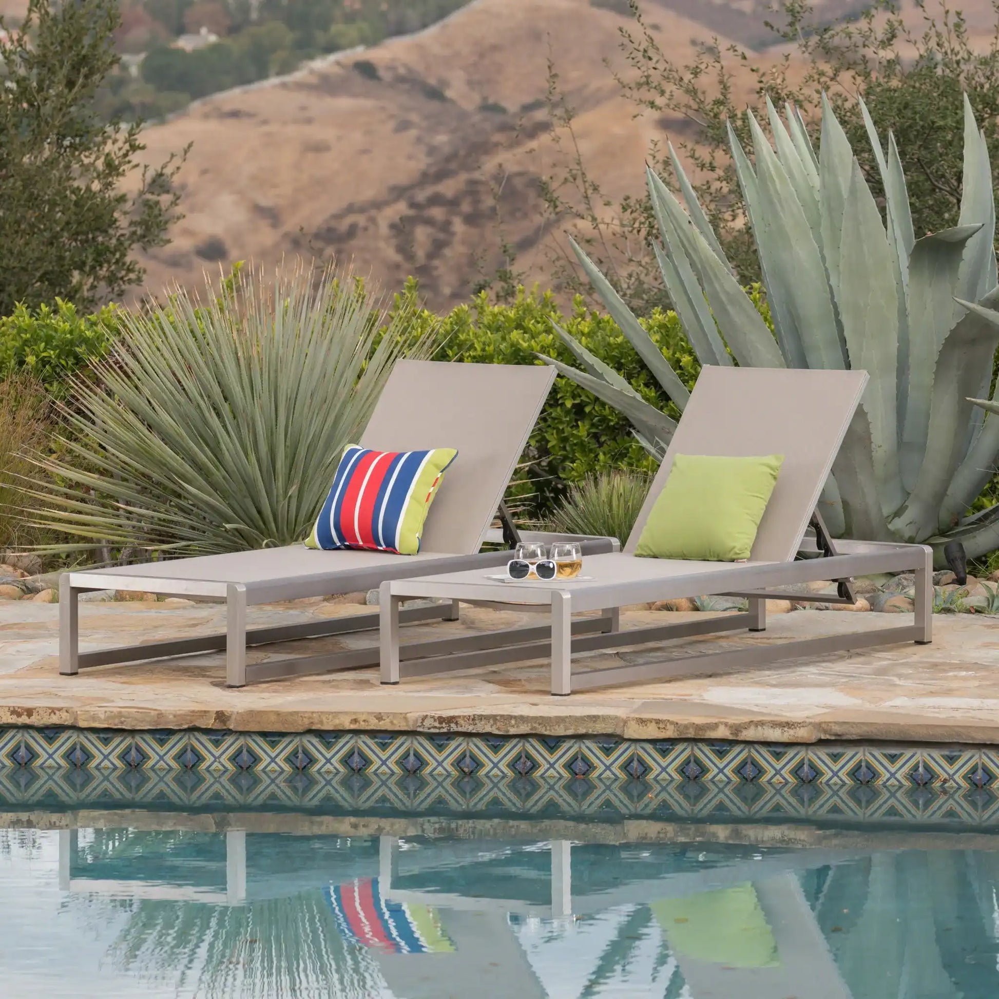 Outdoor Patio Chaise Lounge With 5 Reclining Positions - Best Buy Furniture