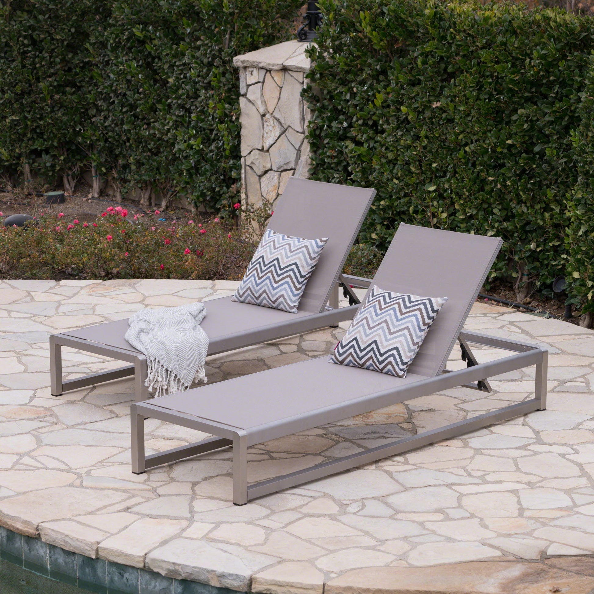 Outdoor Patio Chaise Lounge With 5 Reclining Positions - Best Buy Furniture