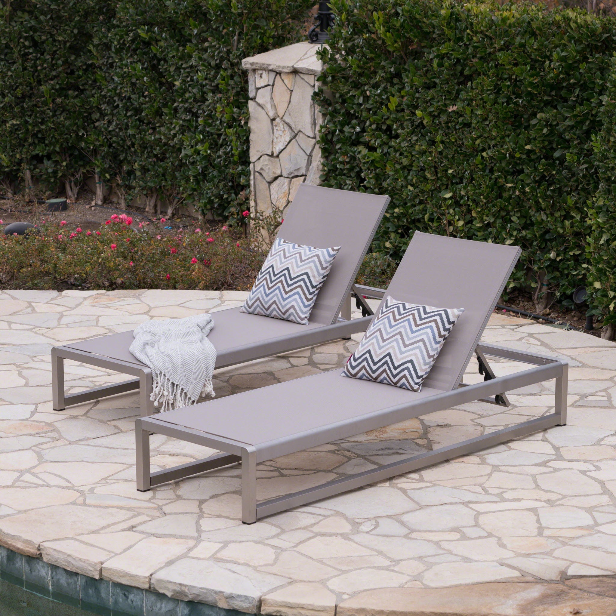 Outdoor Patio Chaise Lounge With 5 Reclining Positions - Best Buy Furniture