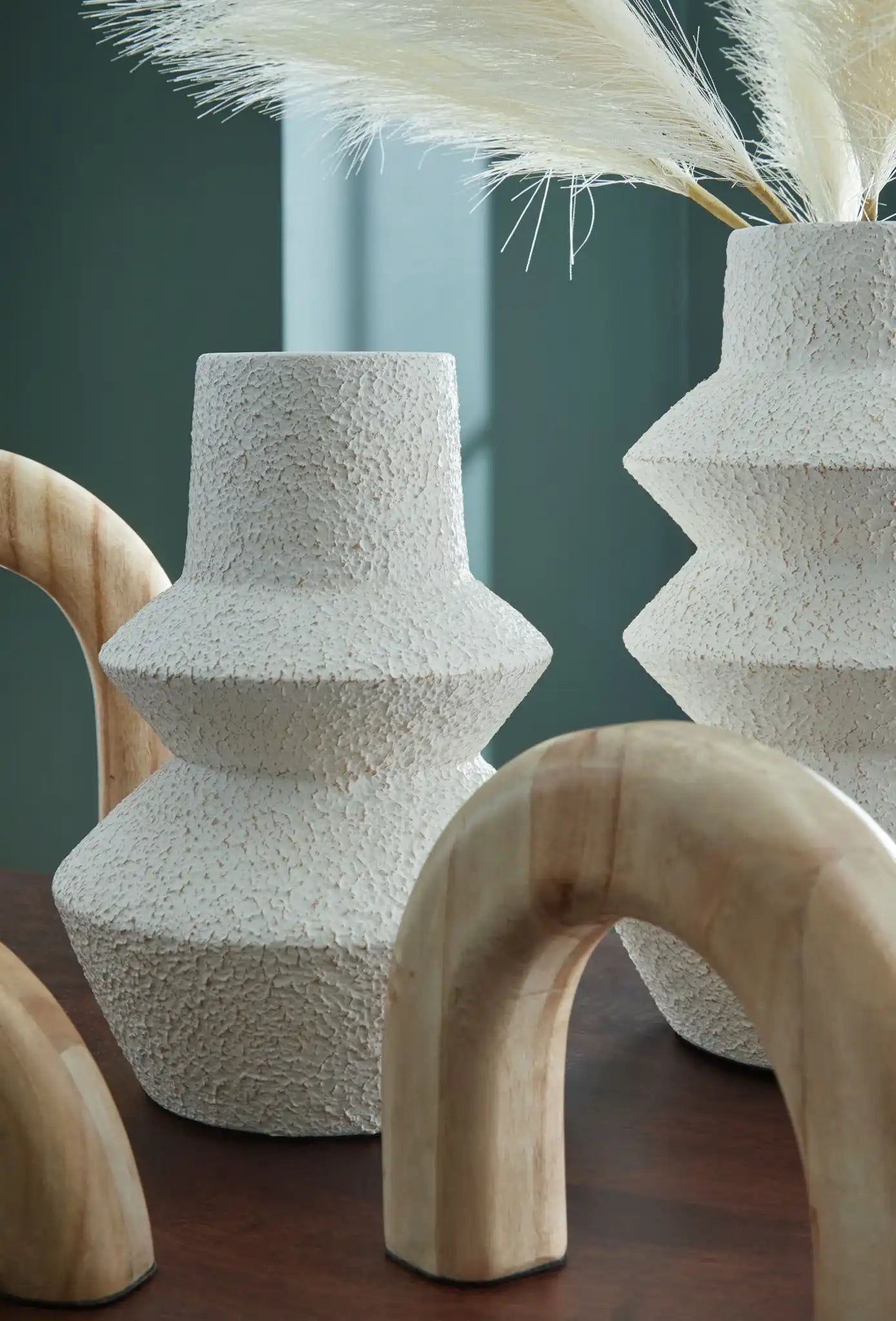 Maddwarth - Accessory Set (Set of 5) - White / Natural Brown - Best Buy Furniture