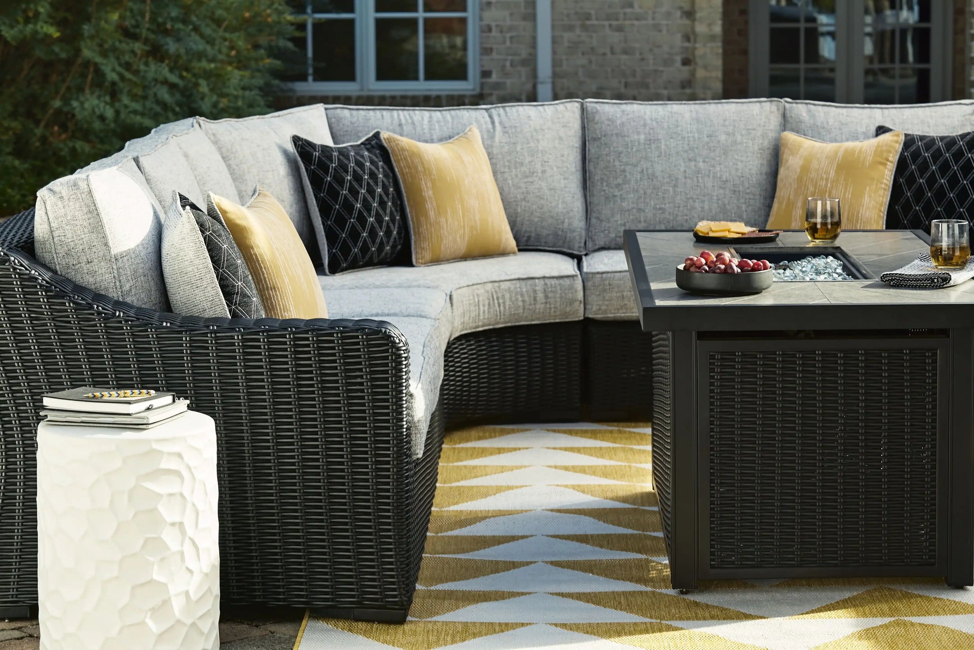 Beachcroft - Outdoor Sectional - Best Buy Furniture