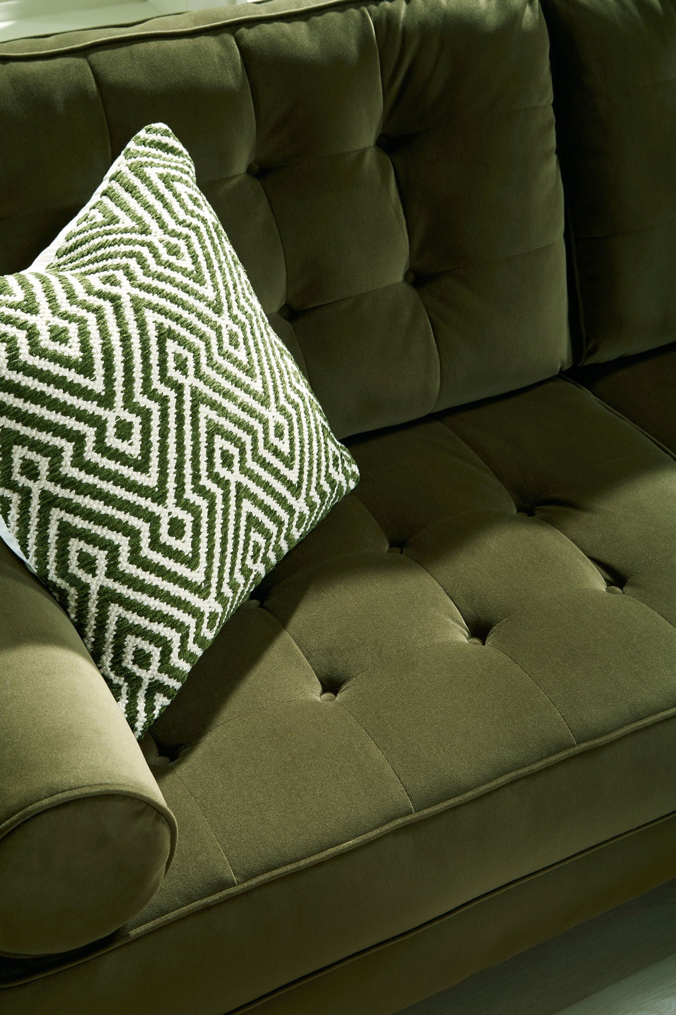 Reveon Lakes - Sofa - Olive - Best Buy Furniture