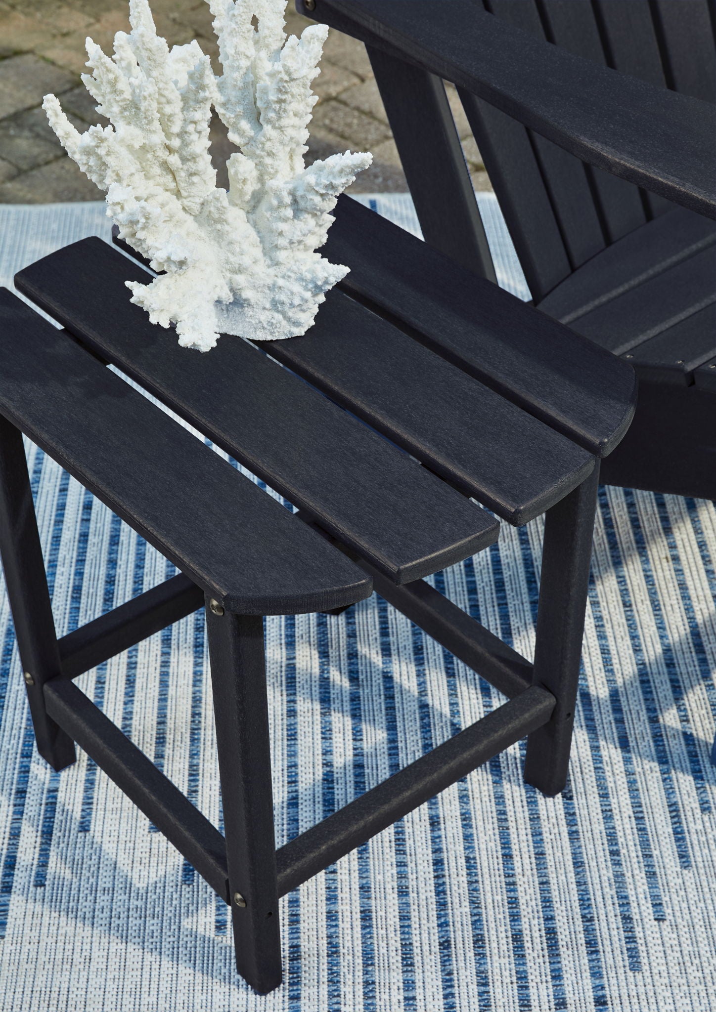 Sundown Treasure - Outdoor End Table - Best Buy Furniture