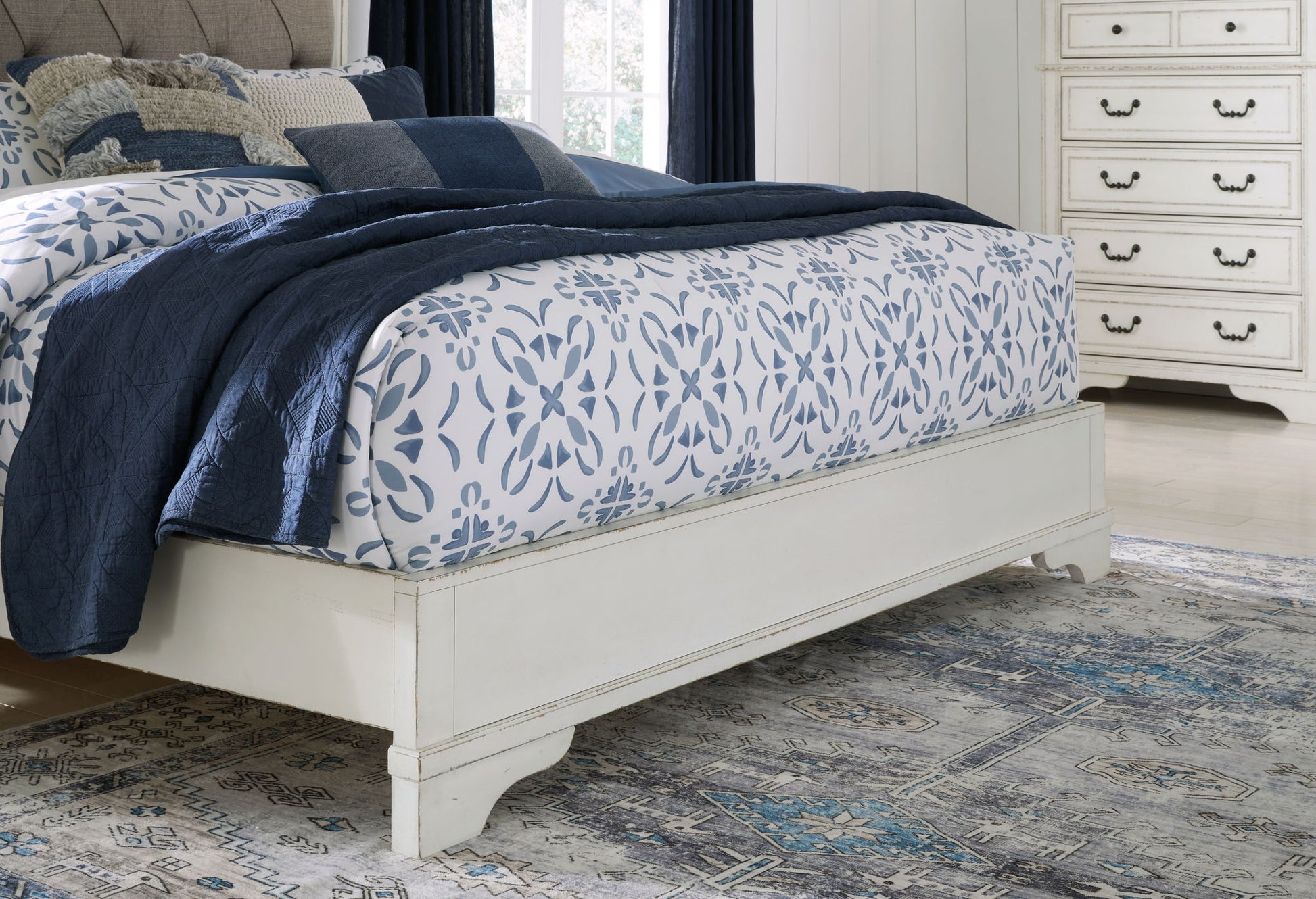 Blendon - Upholstered Panel Bed - Best Buy Furniture