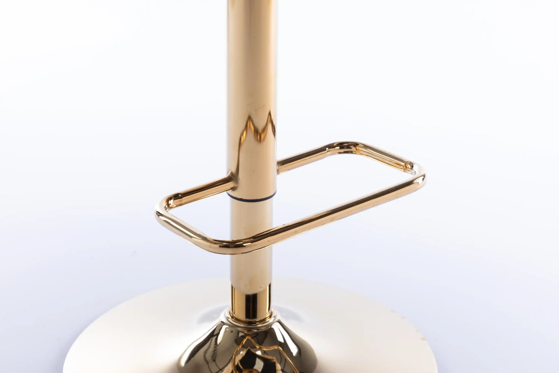 Luxury Set of 2 Bar Stools - Best Buy Furniture