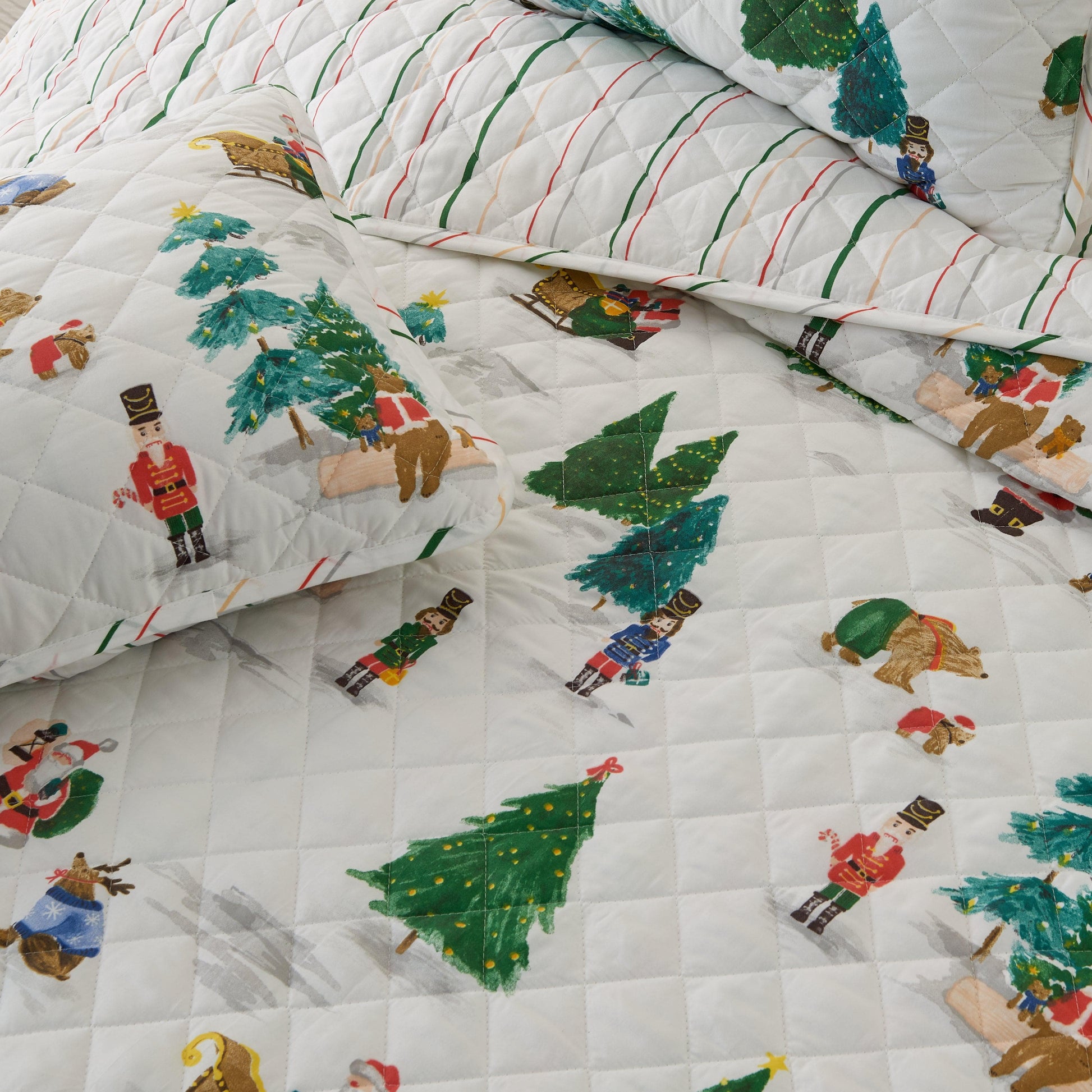 3 Piece Christmas Quilt - Mittens Collection - Best Buy Furniture