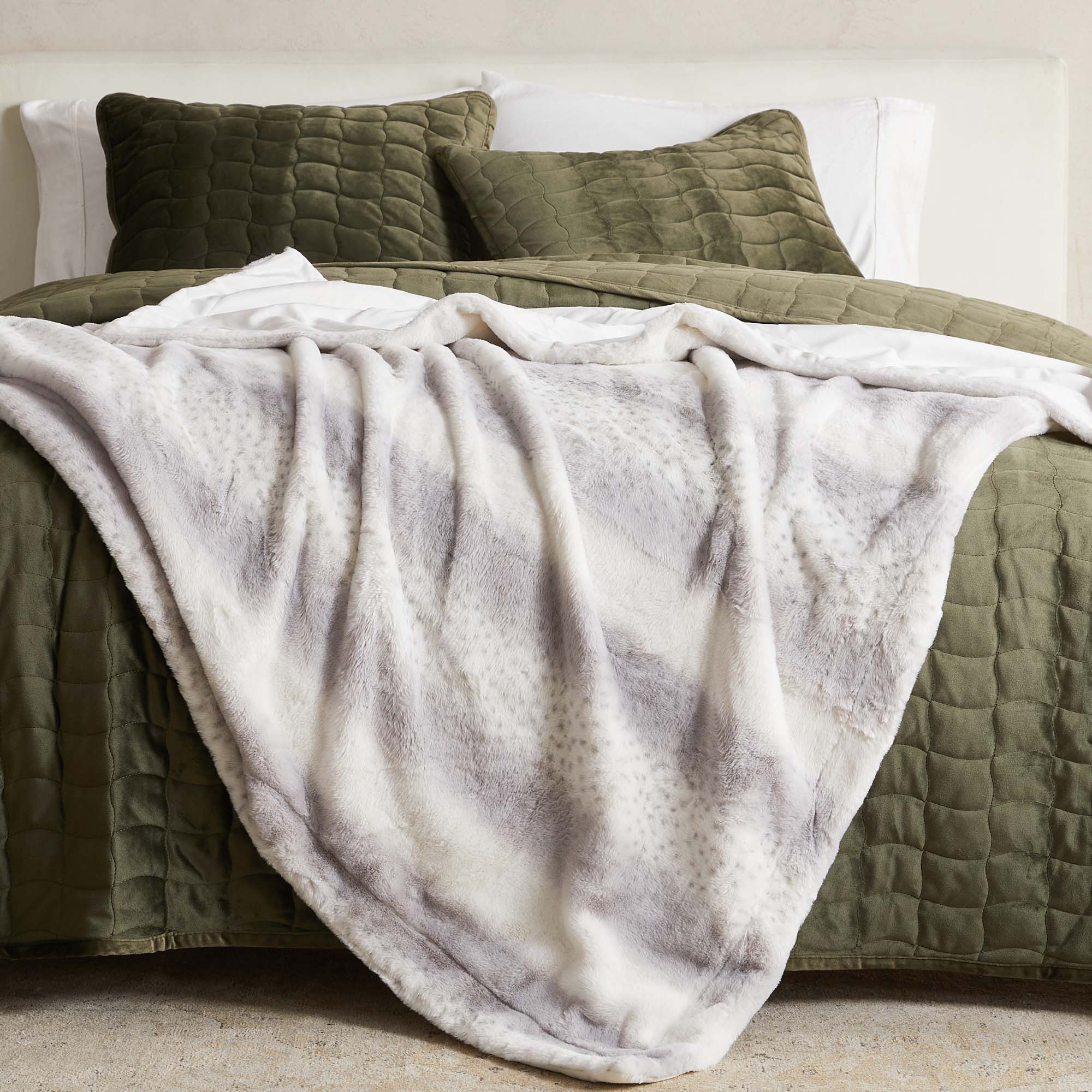 Faux Fur Printed Throw Blanket - Aaliyah Collection - Best Buy Furniture