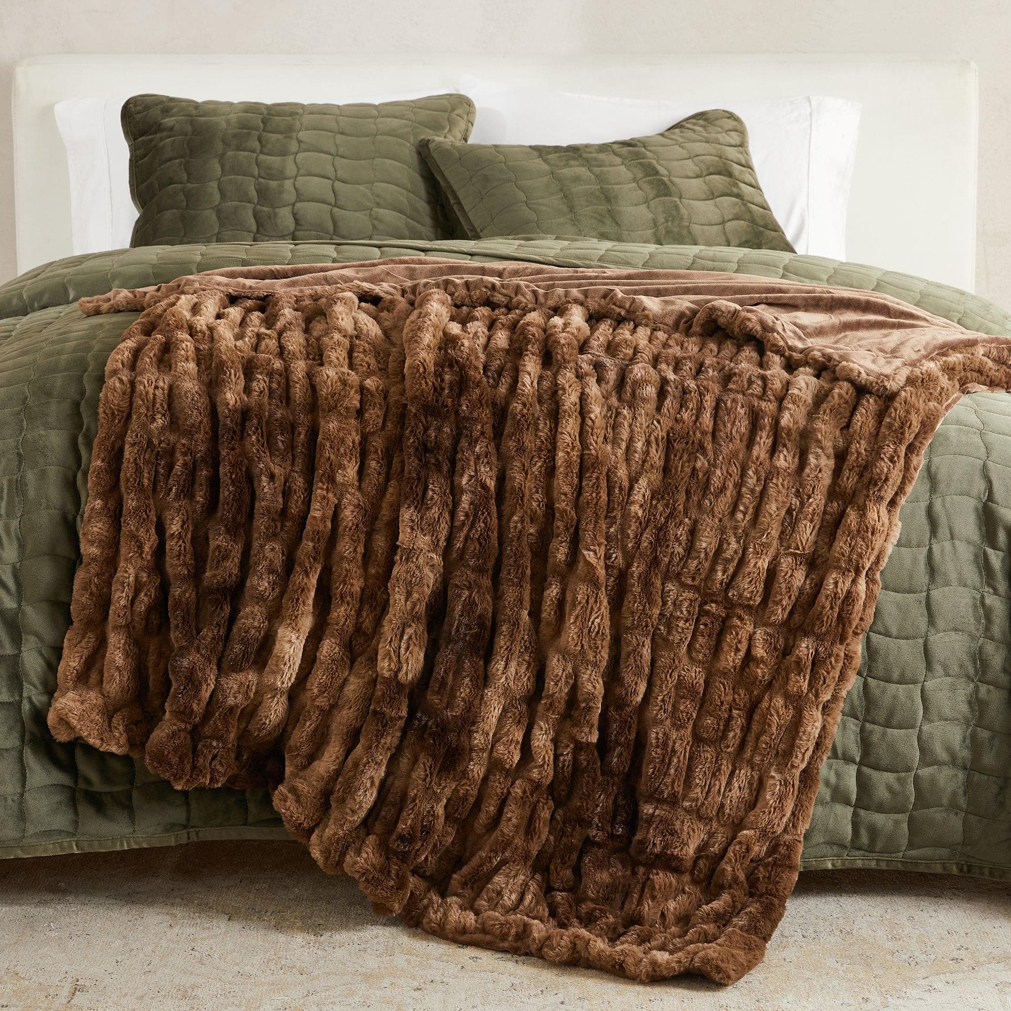 Ruched Faux Fur Throw Blanket - Alondra Collection - Best Buy Furniture