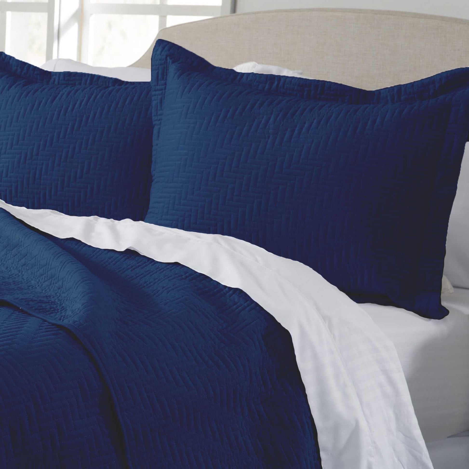 3-Piece Herringbone Stitched Quilt - Louise Collection - Best Buy Furniture