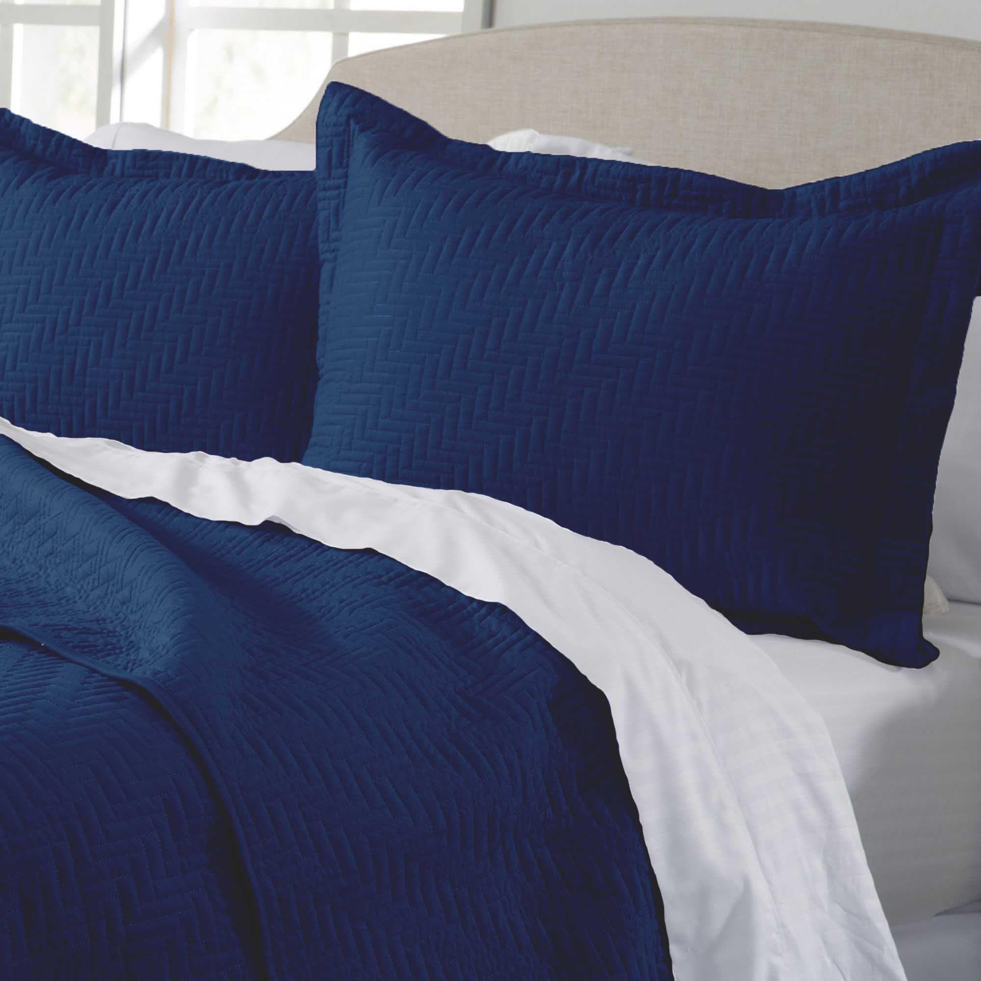 3-Piece Herringbone Stitched Quilt - Louise Collection - Best Buy Furniture