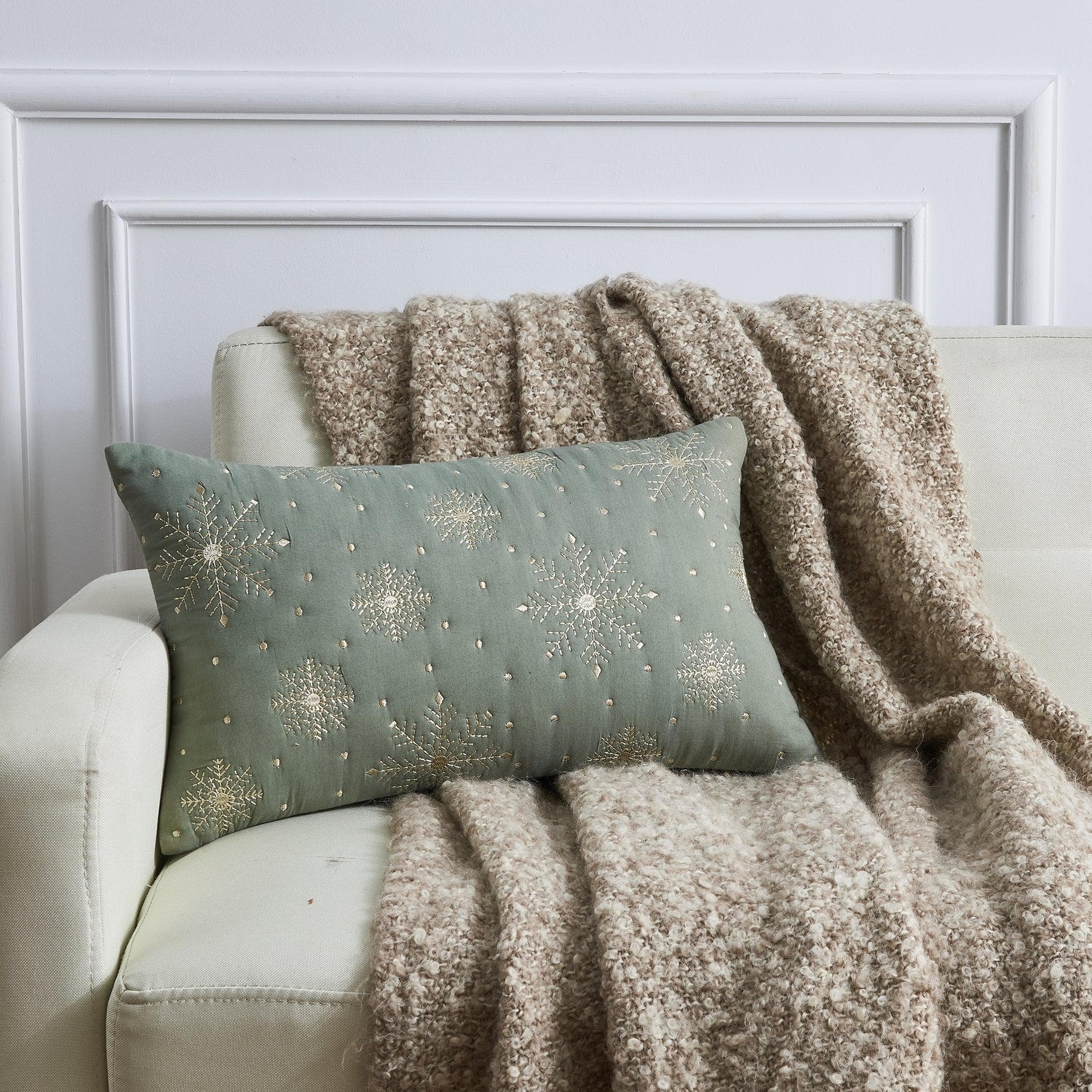 Holiday Throw Pillow - Jubilee Collection - Best Buy Furniture