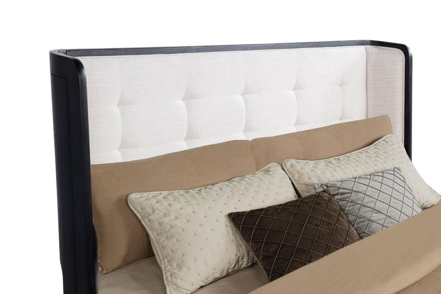 Leandro - Wingback Bed