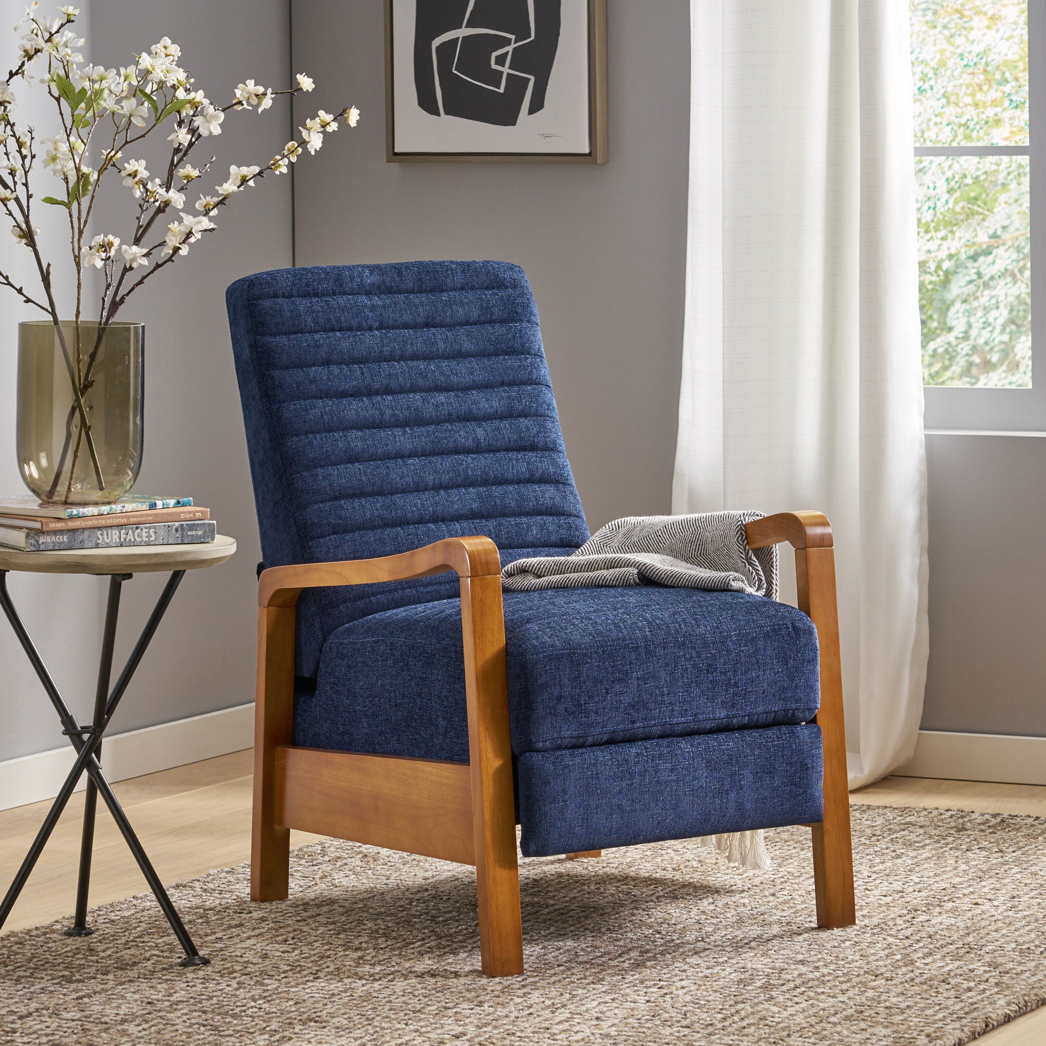 Contemporary Manual Club Recliner