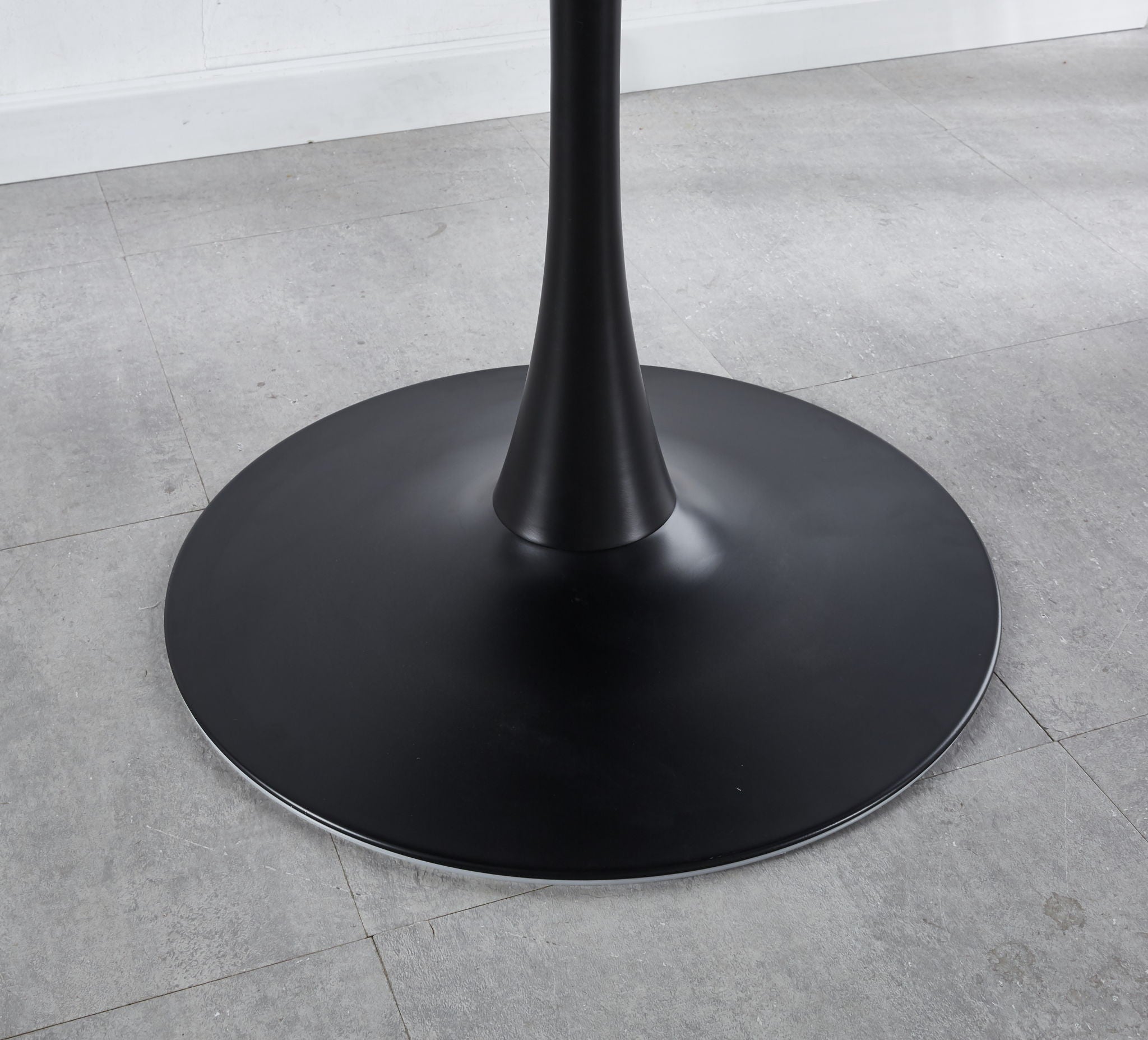 31.5" Tulip Table Mid-Century Dining Table For 2-4 People With Round MDF Table Top, Pedestal Dining Table, End Table Leisure Coffee Table - Black