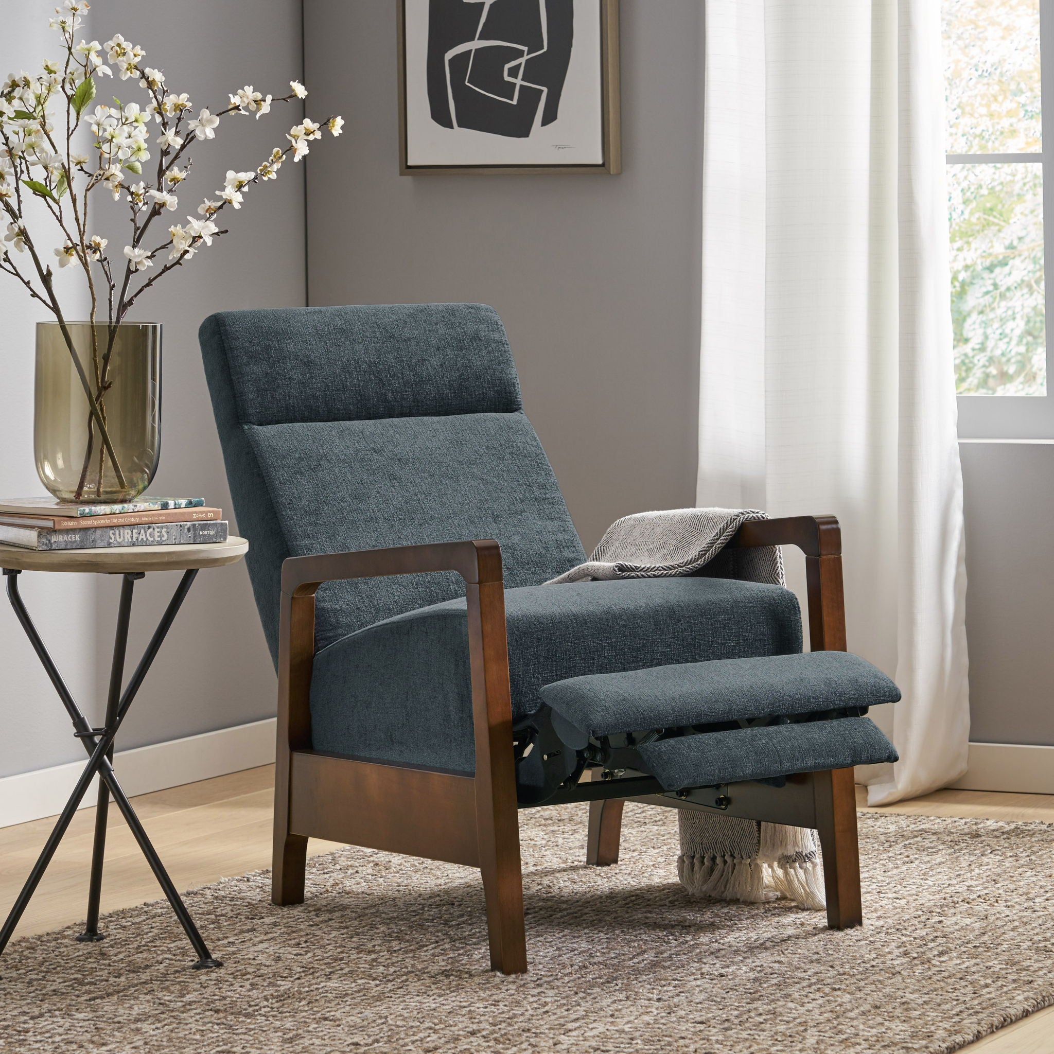 Contemporary Wide Hand Manual Club Recliner - Best Buy Furniture