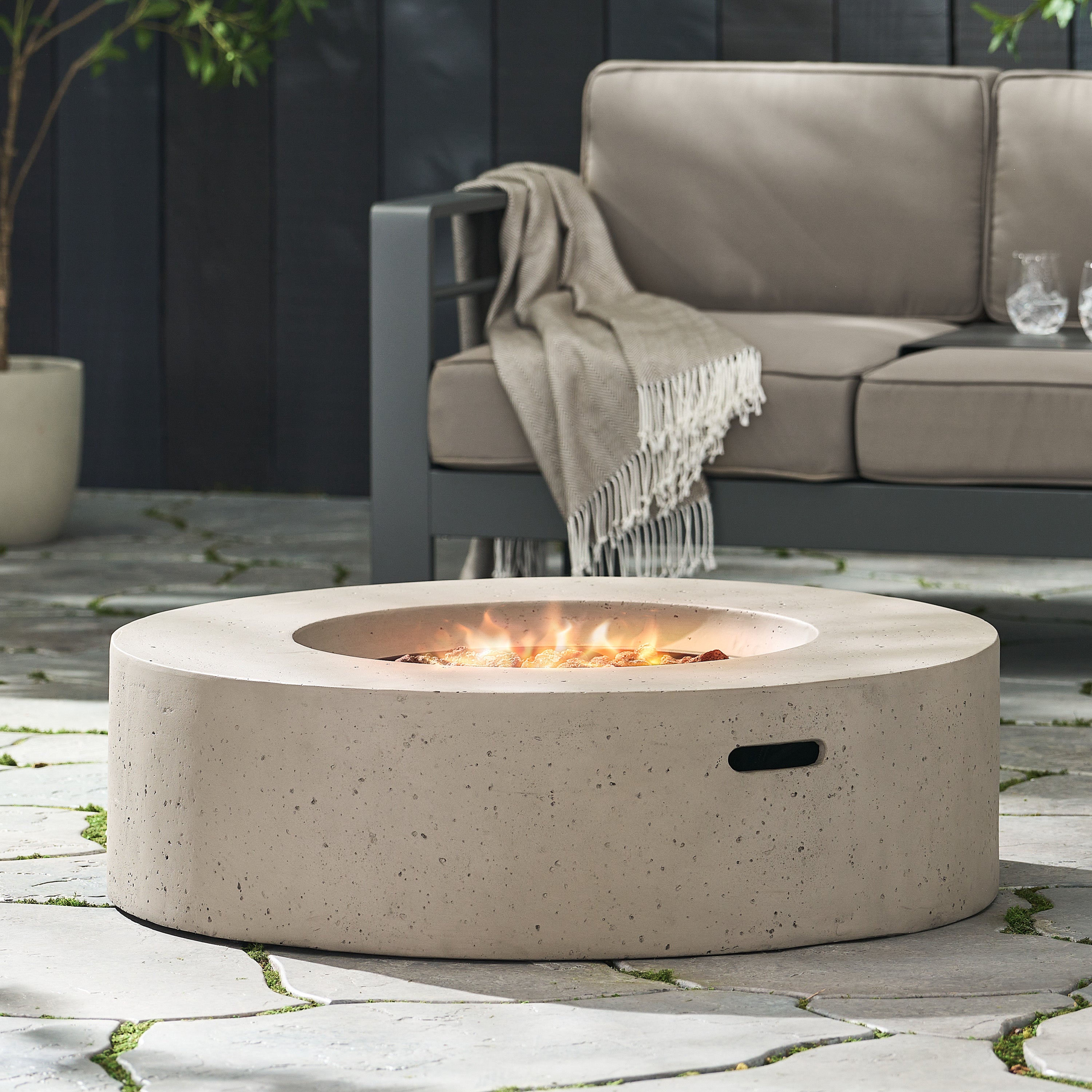 Modern Outdoor 50,000 BTU Round MgO Concrete Propane Fire Pit